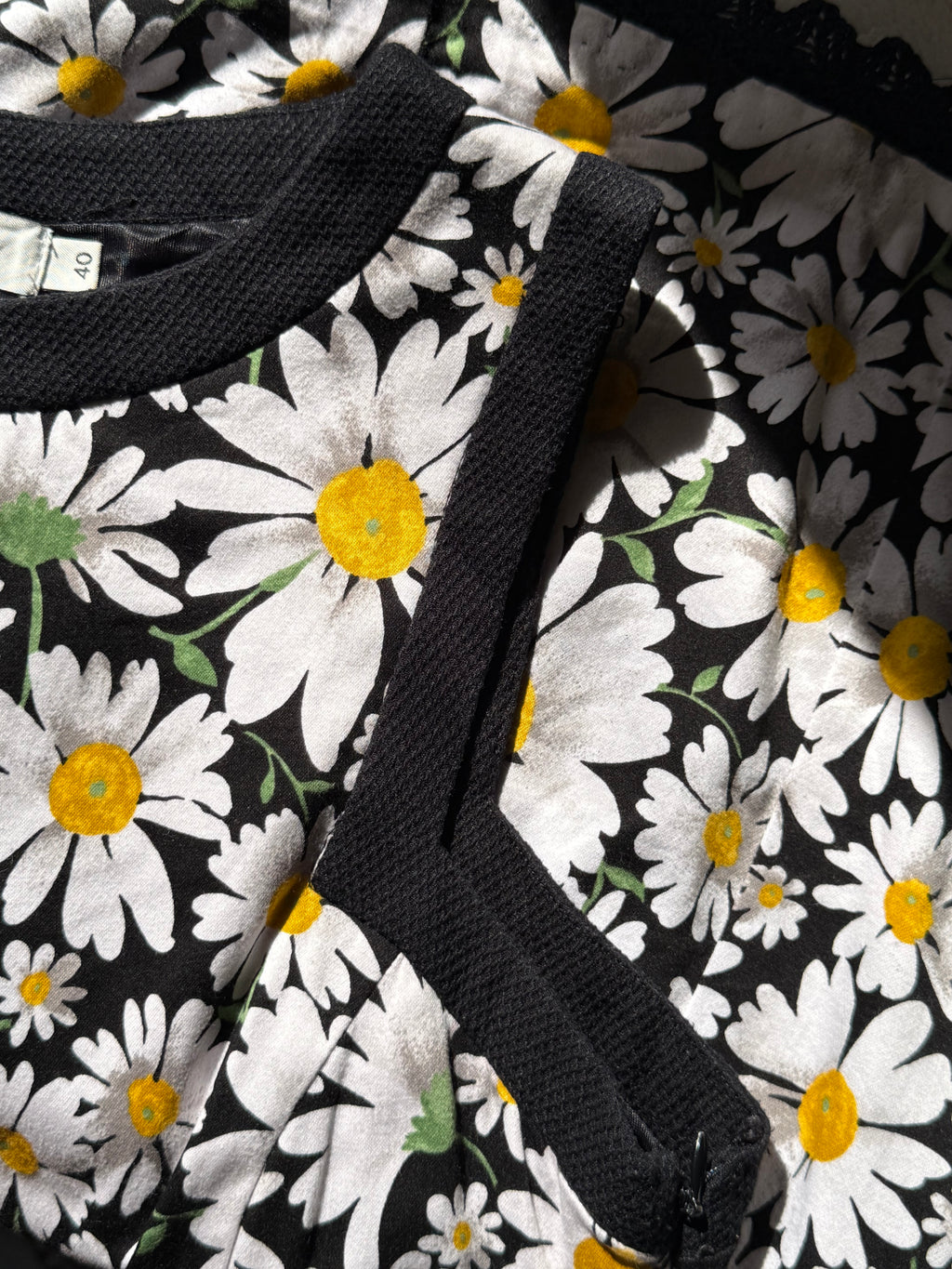 Preloved FORMULA JOVEN Daisy Print Sleeveless Dress - EU 40 | Cute UAE Summer Casual (30 AED)