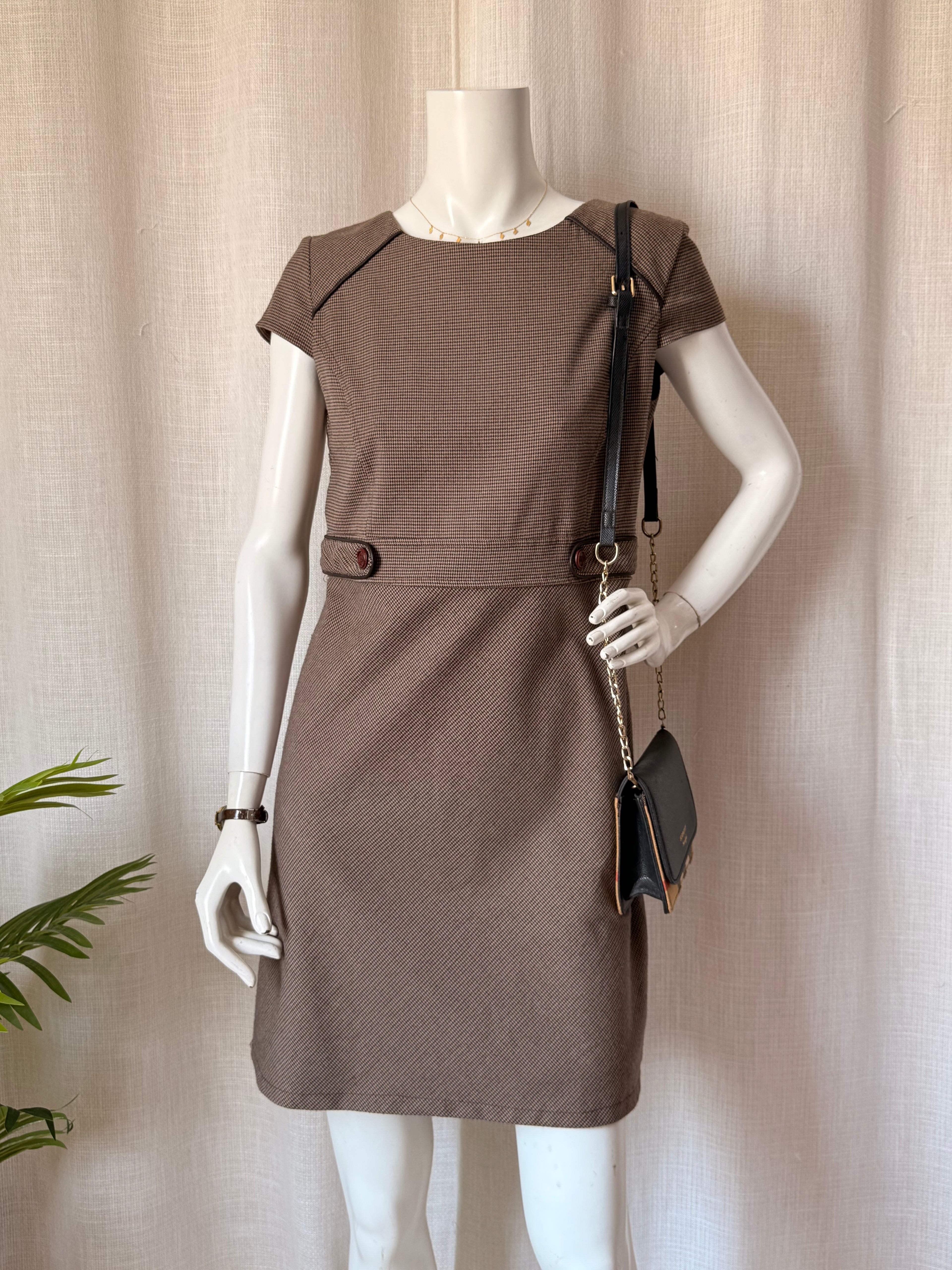 Fórmula Joven Brown Houndstooth Mini Dress | Tailored Shift | Size 42