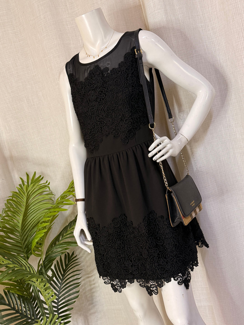 Lace Accent Sleeveless Party Dress - Classic Black (Size S)