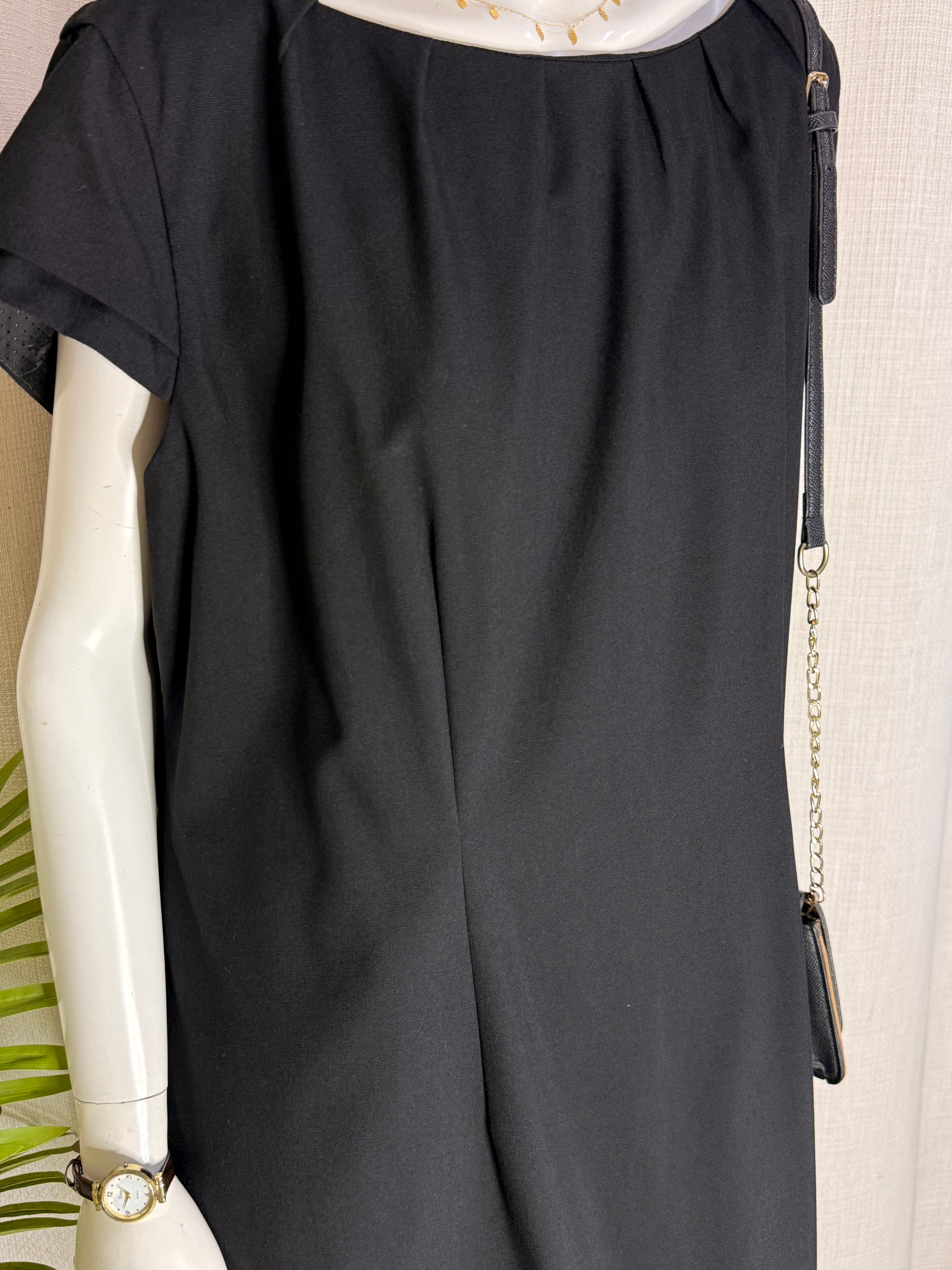 Birchett Workwear Uniform Group Black Pleated Shift Dress – Plus Size (Good Condition)
