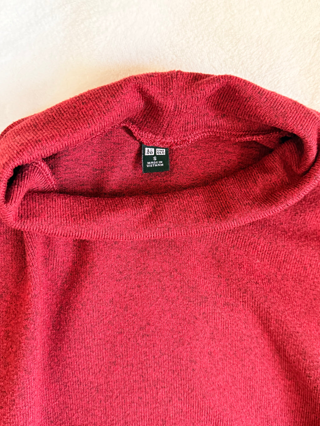 Uniqlo Dark Red Heathered Mock Neck Sweater | Small