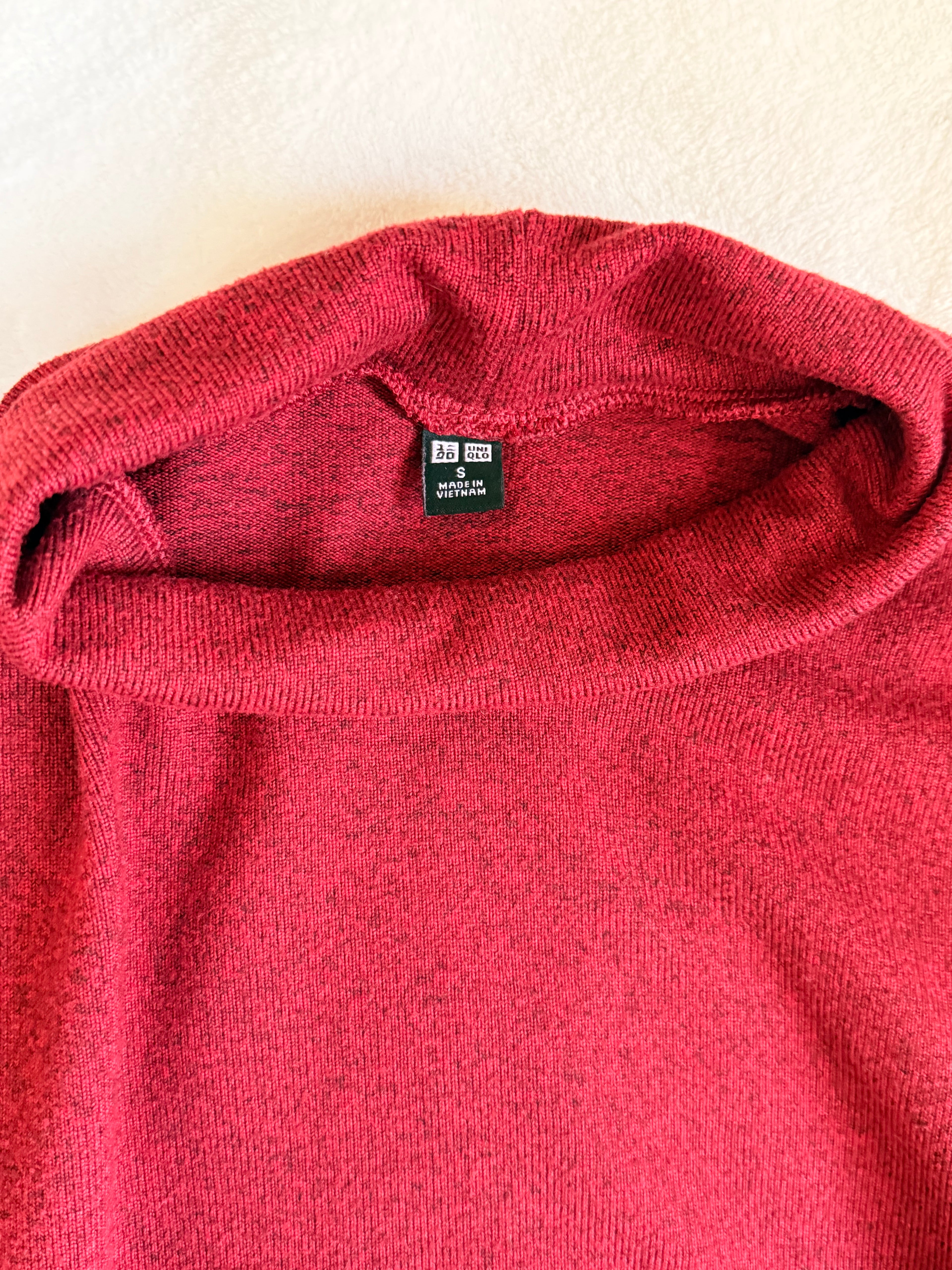 Uniqlo Dark Red Heathered Mock Neck Sweater | Small