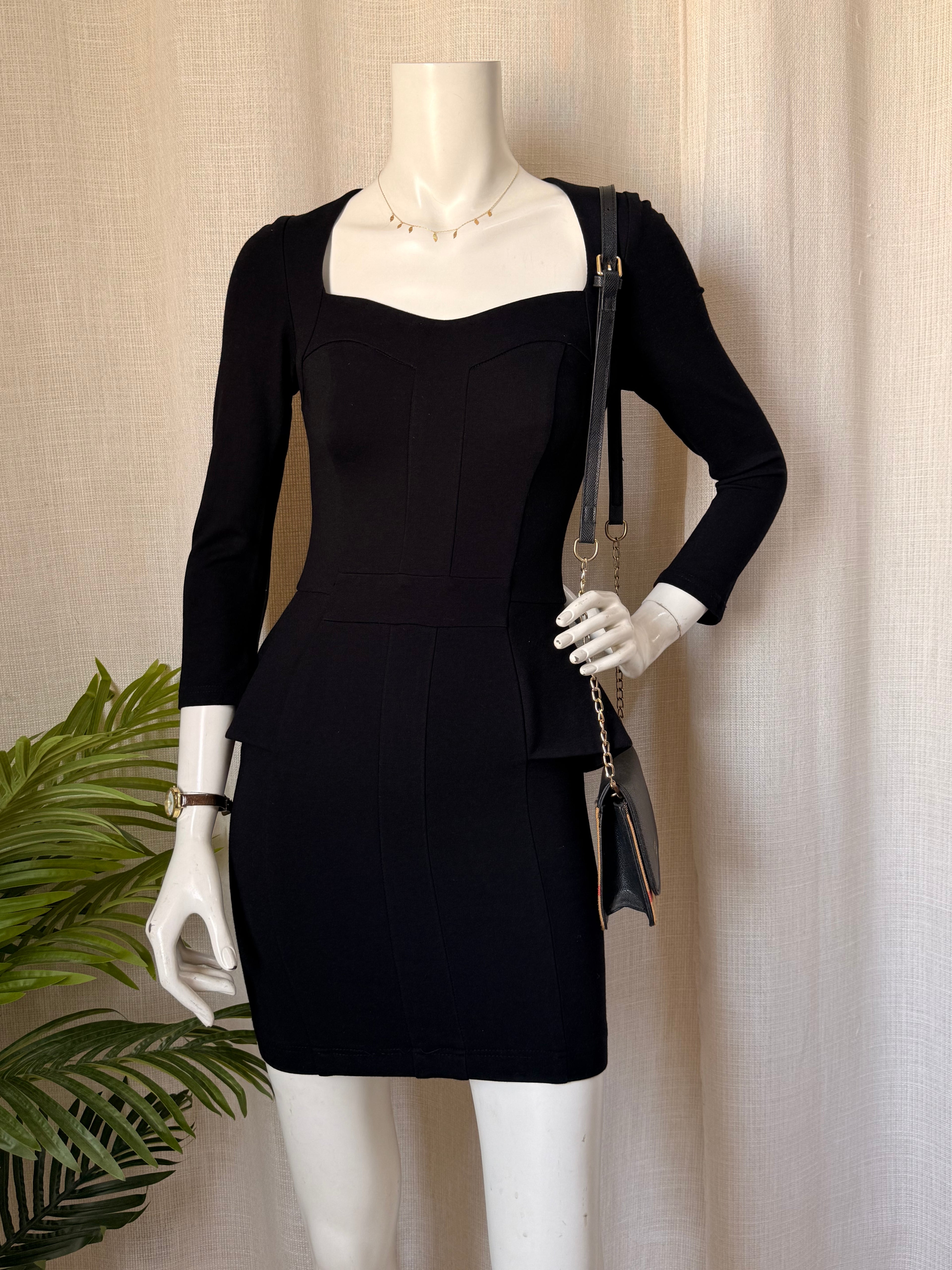 Cue Australia Black Long-Sleeve Dress (AU 6 / 2XS)