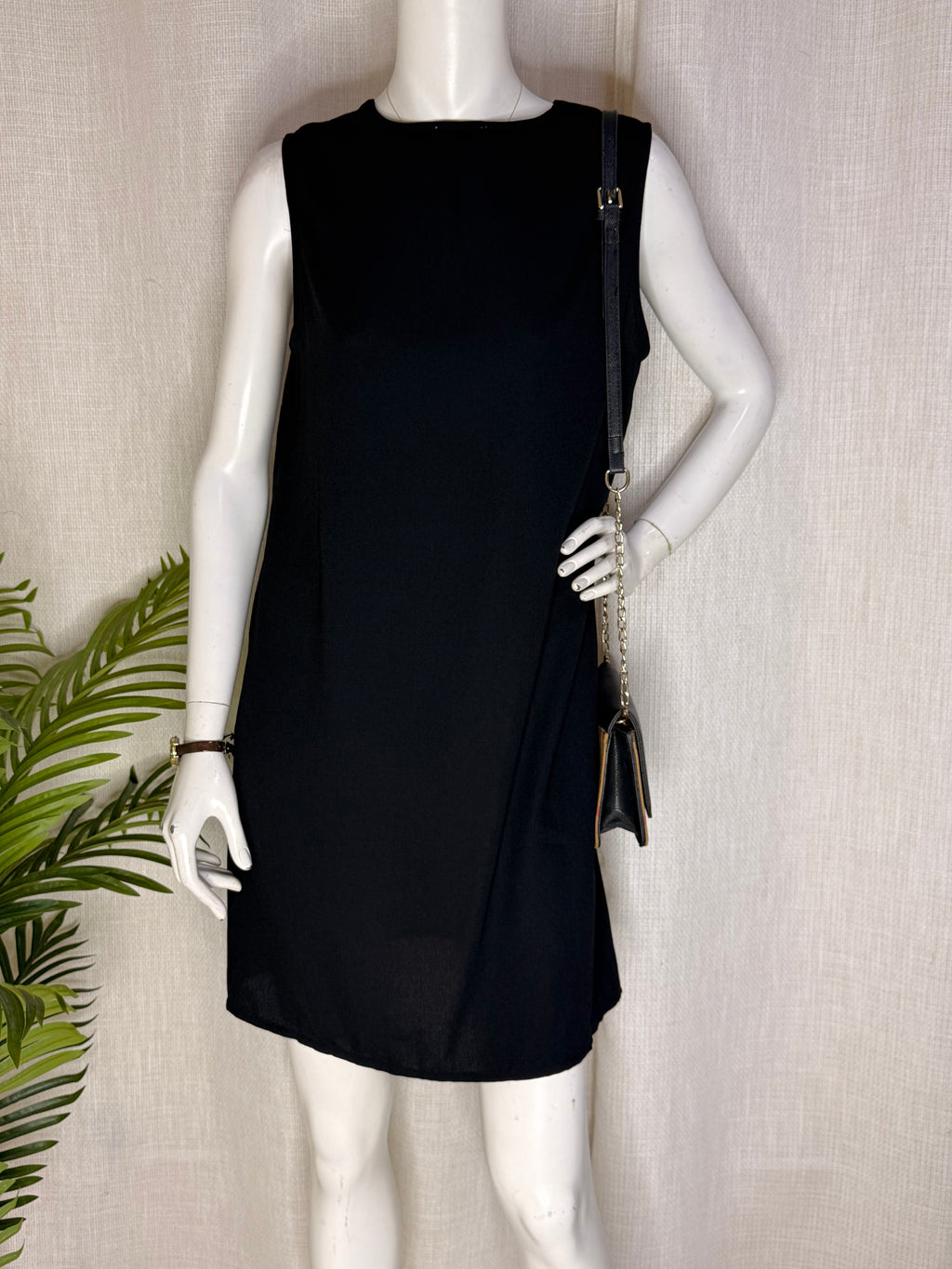ZALORA BASICS Sleeveless Crepe Shift Dress - Classic Black (Size XL)