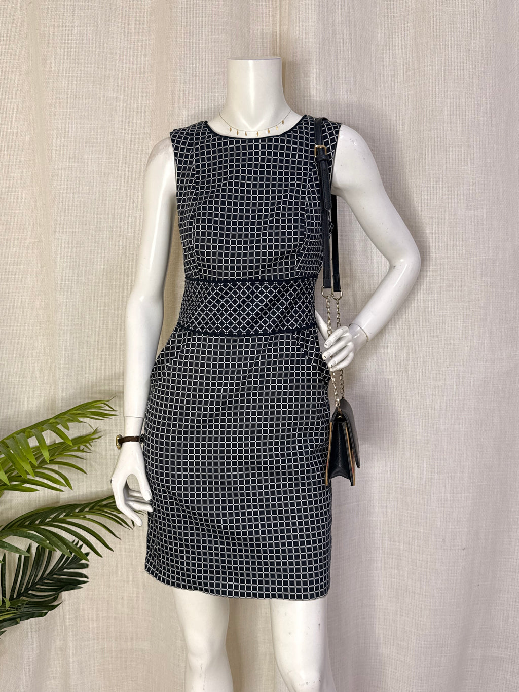 Events Black & White Grid Check Sleeveless Shift Dress – Size 8 | Small