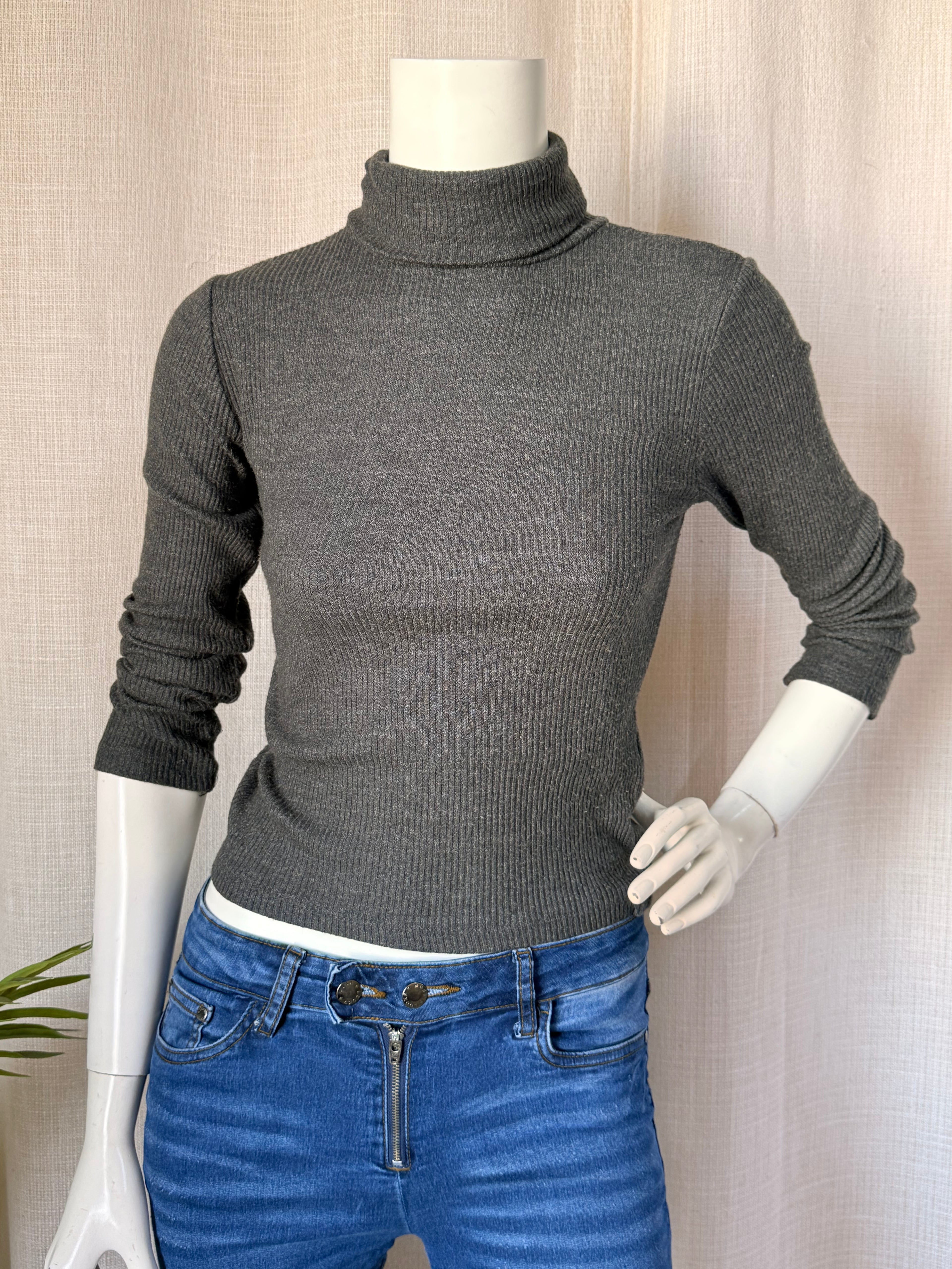 Stradivarius Dark Gray Ribbed Turtleneck | XS
