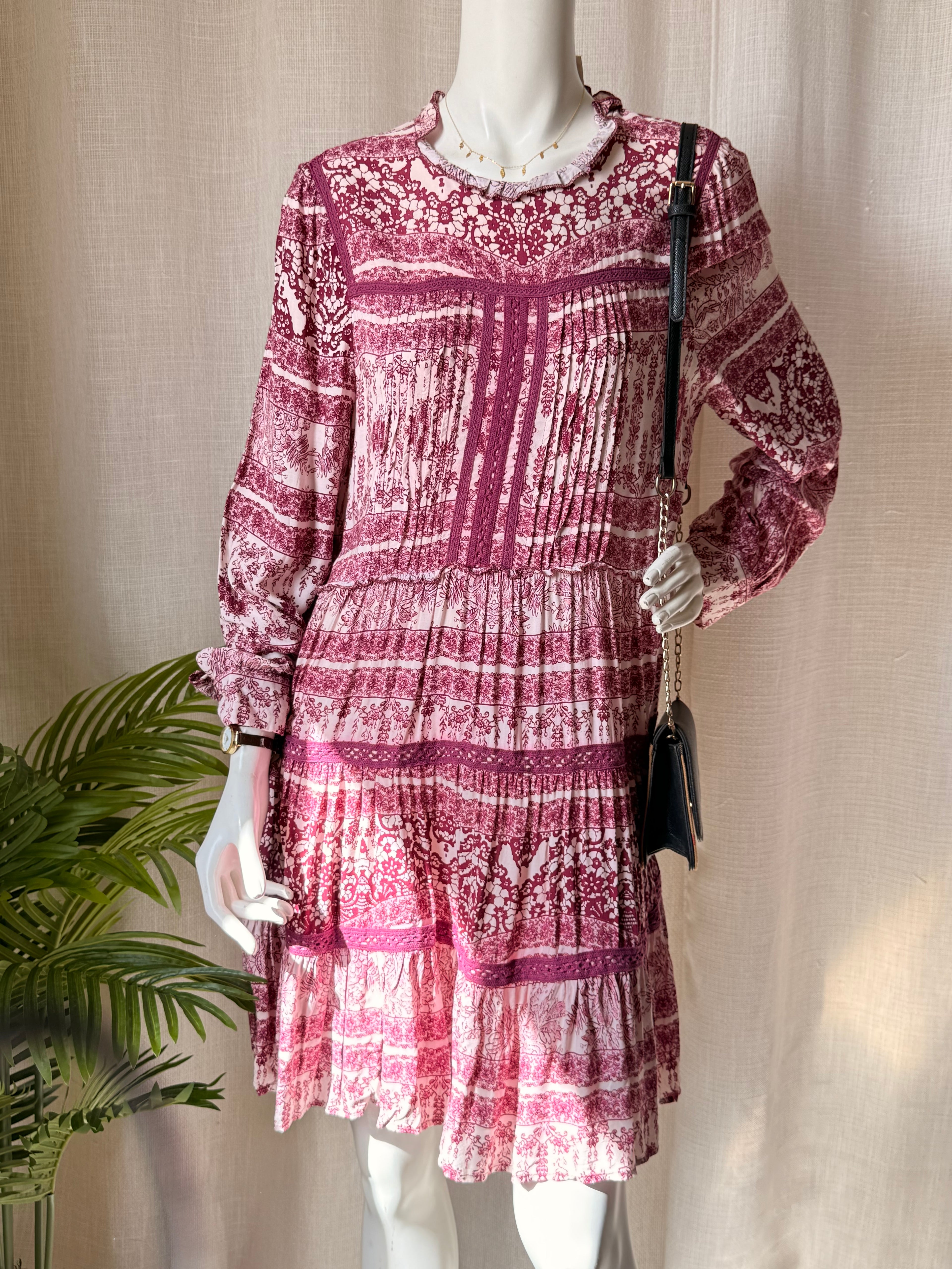 Janse Boho Tiered Mini Dress - Berry Pink Floral with Lace Detail - Size M/L