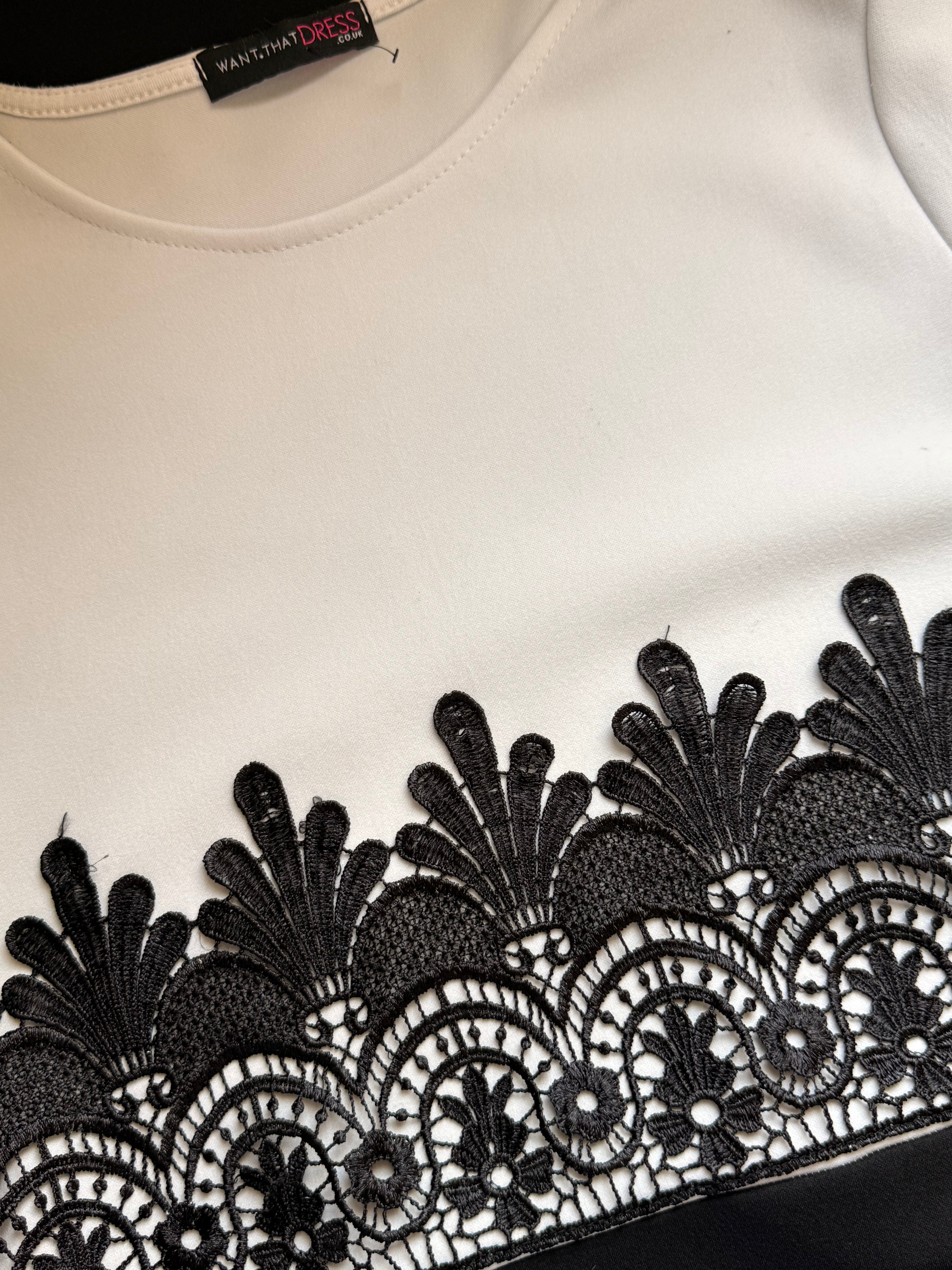 Want That Dress Monochrome Lace Waist Midi Dress – Size L