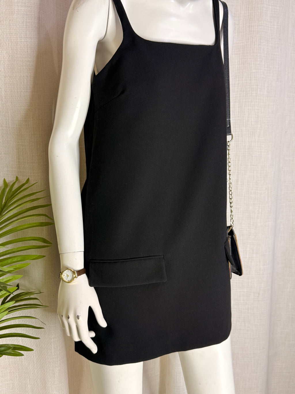 SFERA Collection Square Neck Shift Mini Dress - Classic Black (Size M)