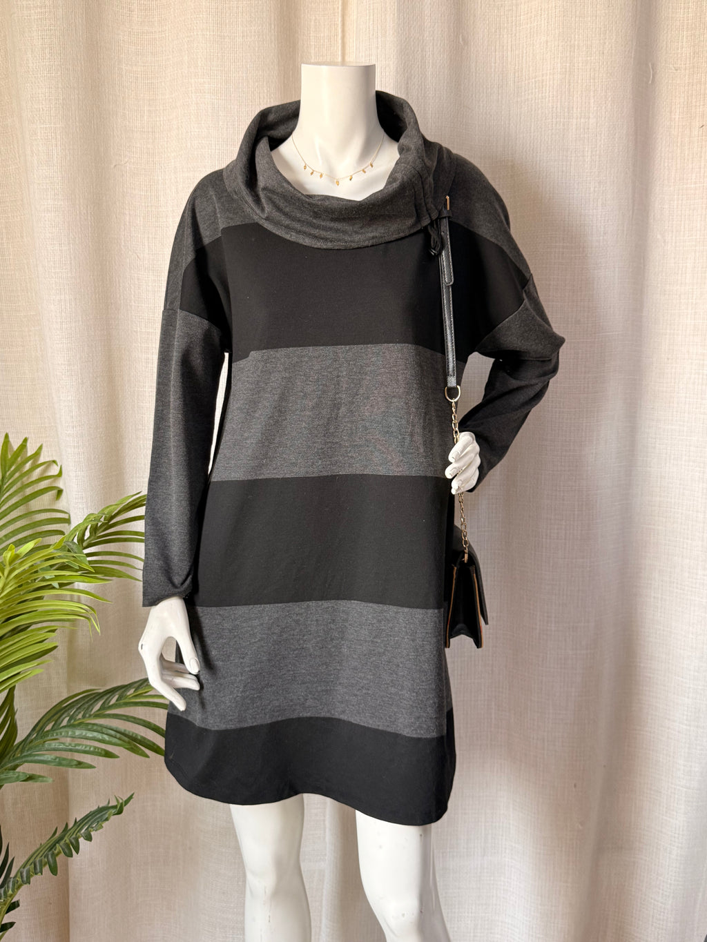 Viz-A-Viz Grey & Black Colourblock Cowl Neck Tunic Dress – UK 12/14 | Smart Casual