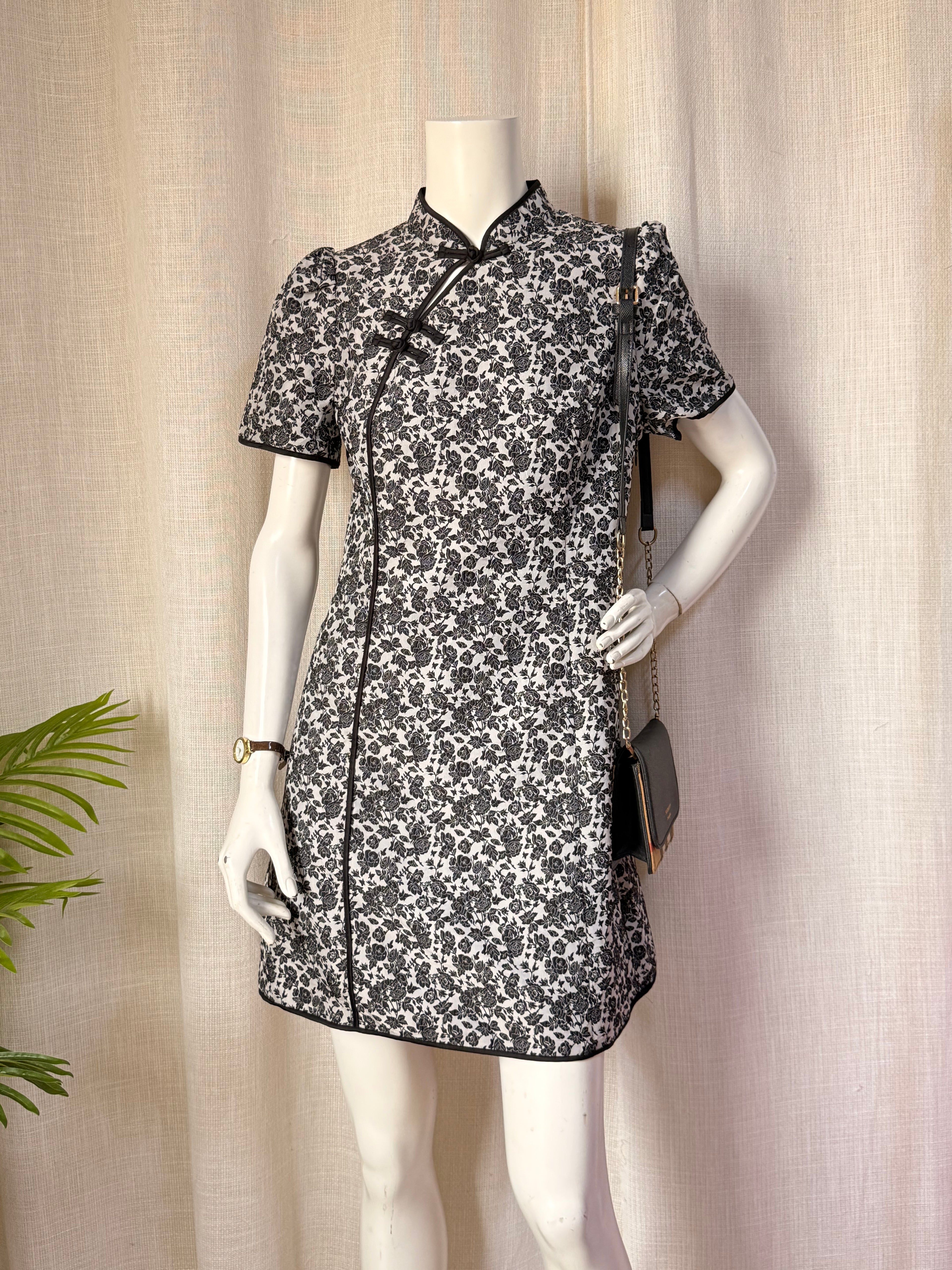 Goelia Black and White Floral Dress (Like New) UK 10 / Medium