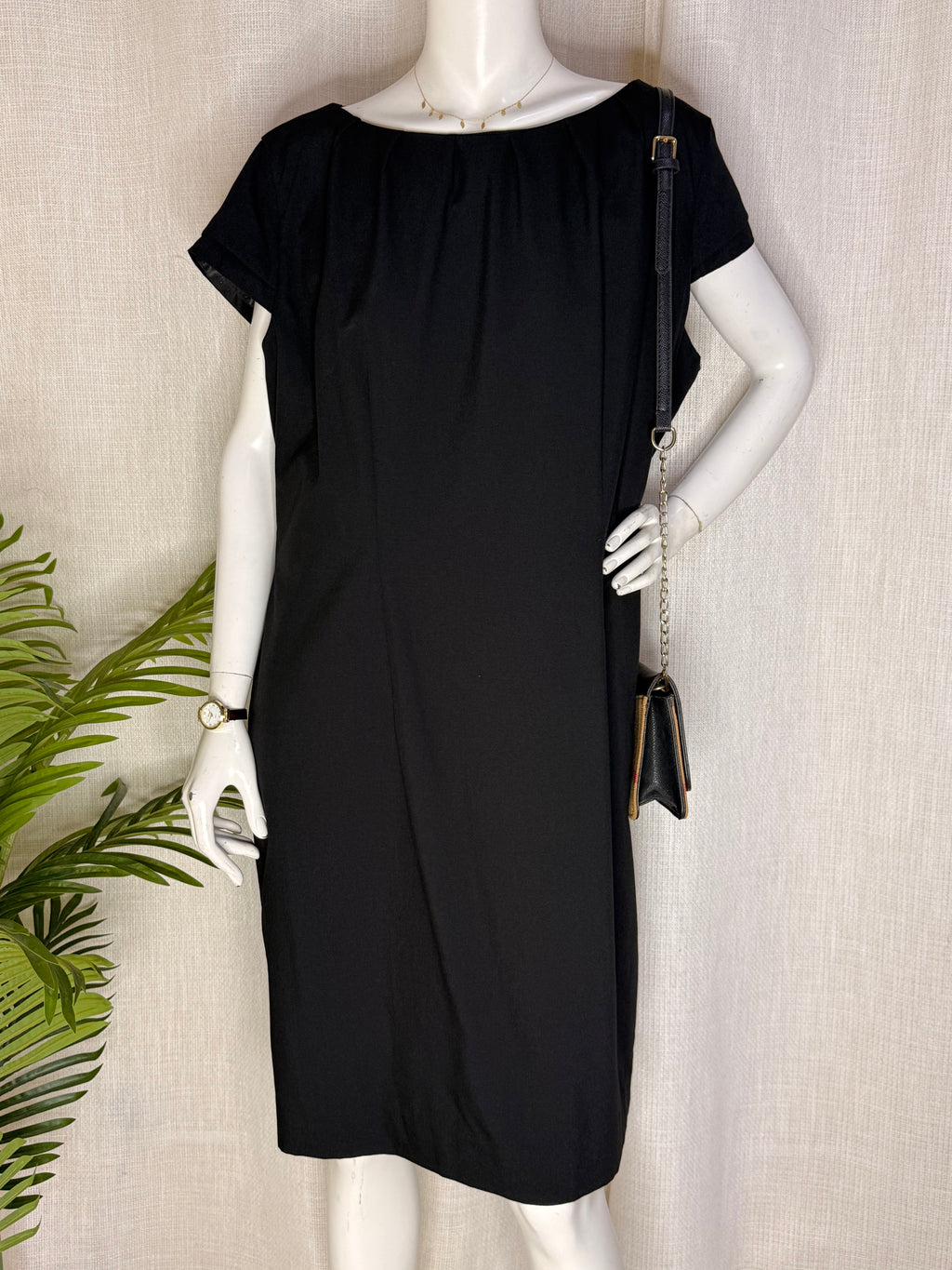 Birchett Workwear Uniform Group Black Pleated Shift Dress – Plus Size (Good Condition)