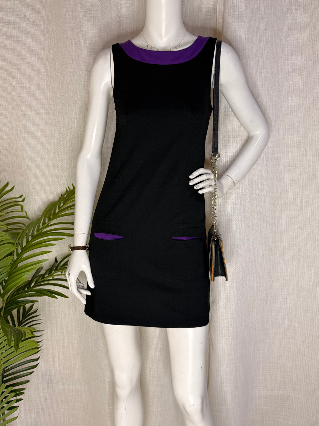 PROMOD Retro Color-Block Trim Sleeveless Shift Dress - Black & Purple (Size S / M)