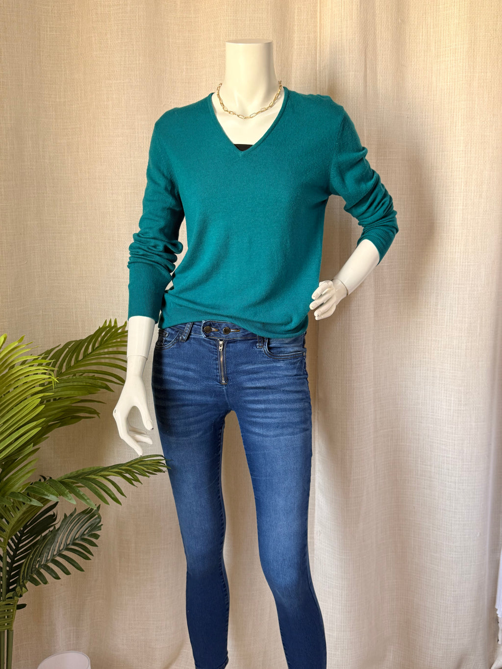 Teal V-Neck Long-Sleeve Sweater - Large
