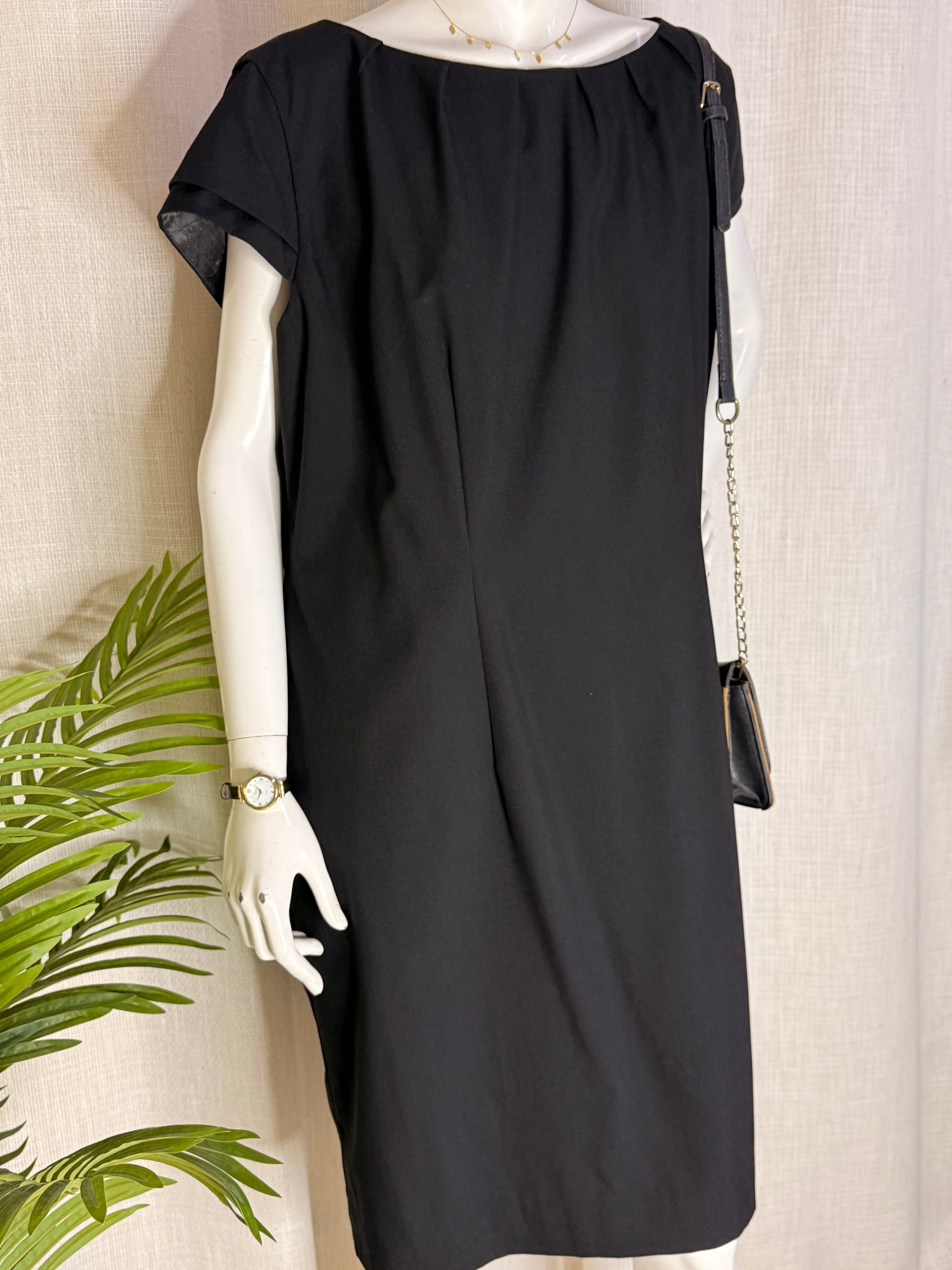 Birchett Workwear Uniform Group Black Pleated Shift Dress – Plus Size (Good Condition)
