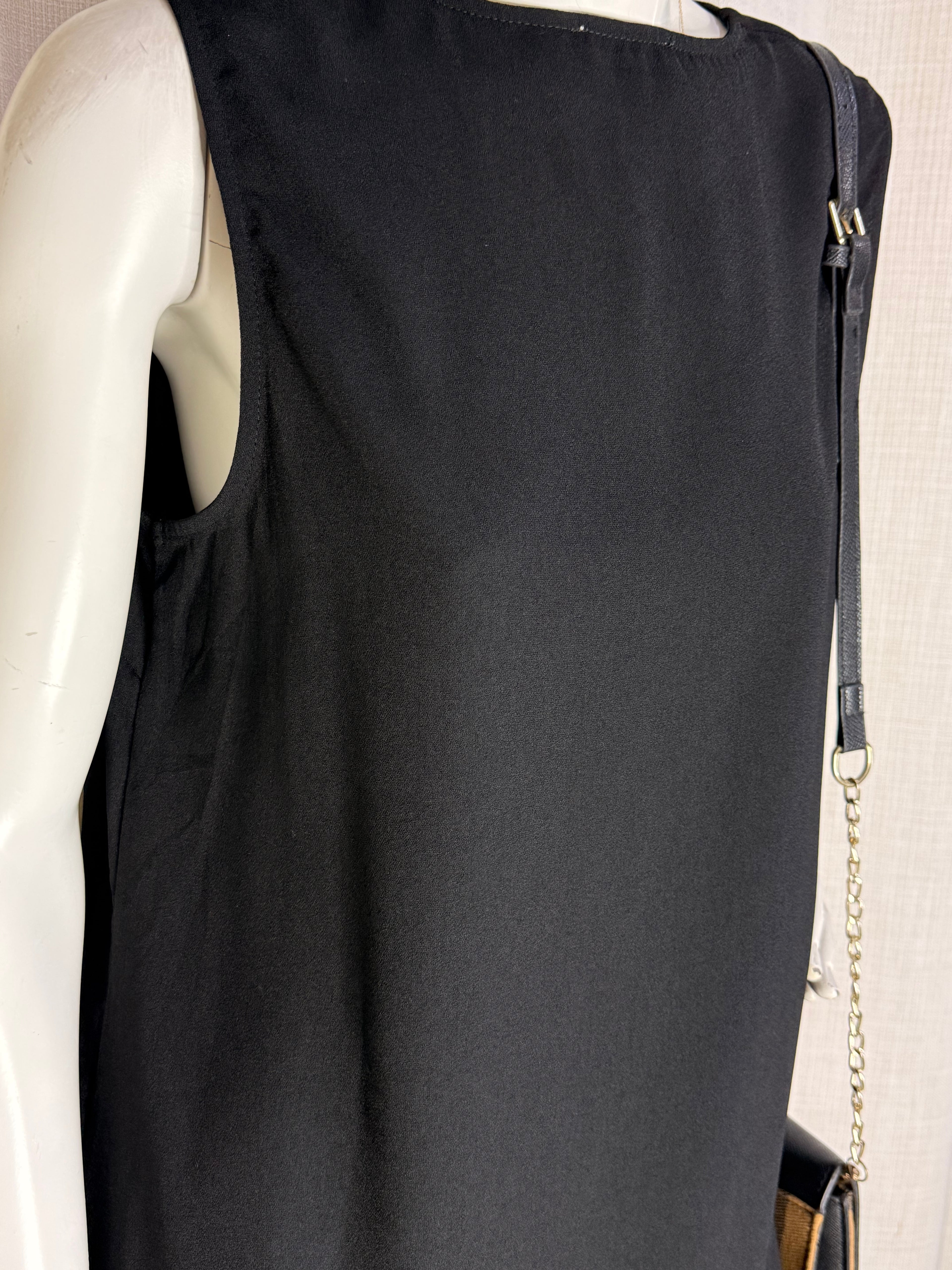ZALORA BASICS Sleeveless Crepe Shift Dress - Classic Black (Size XL)