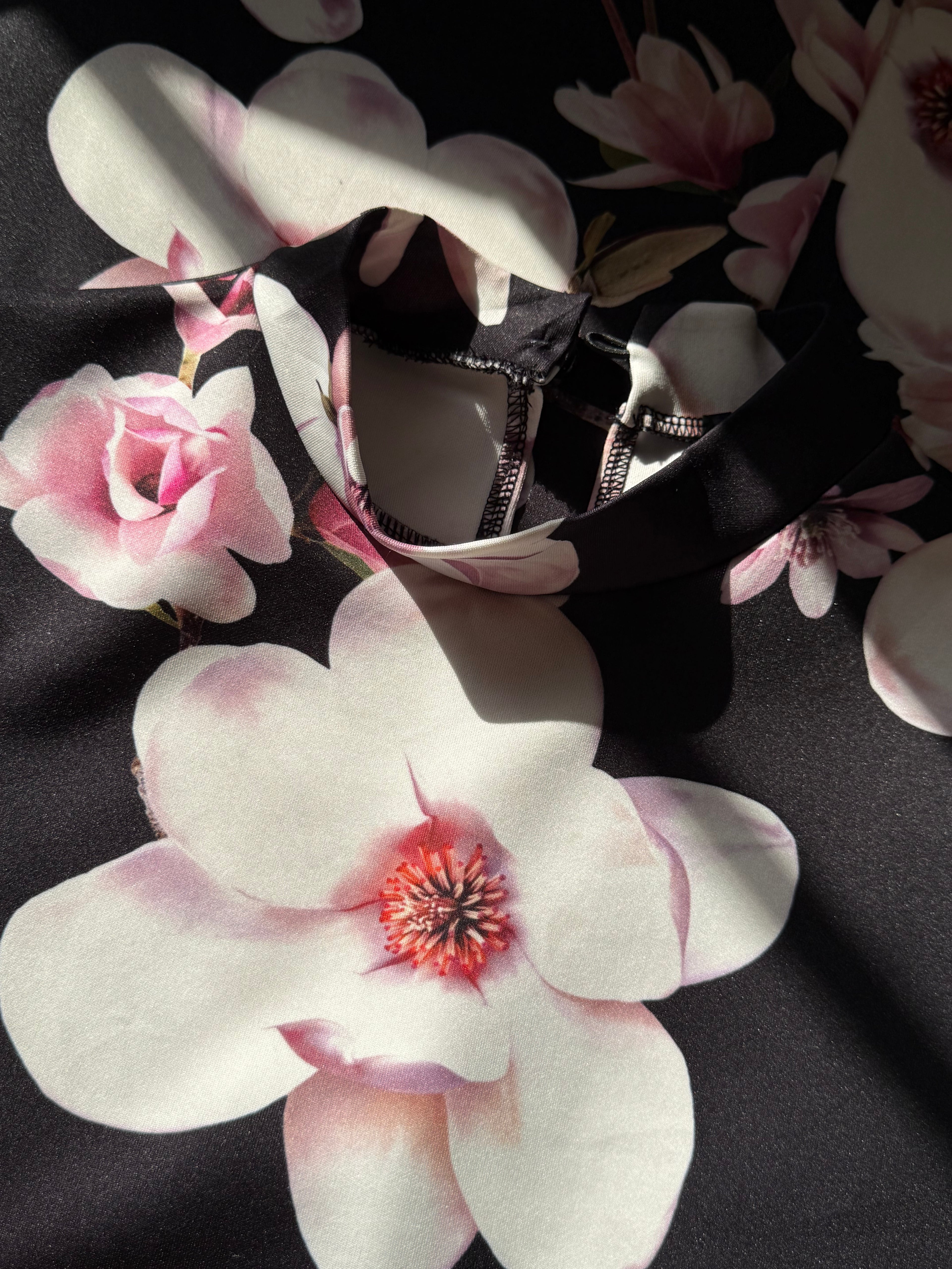 Elegant Preloved BOOHOO Floral Midi Dress - UK 8 for 25 AED!