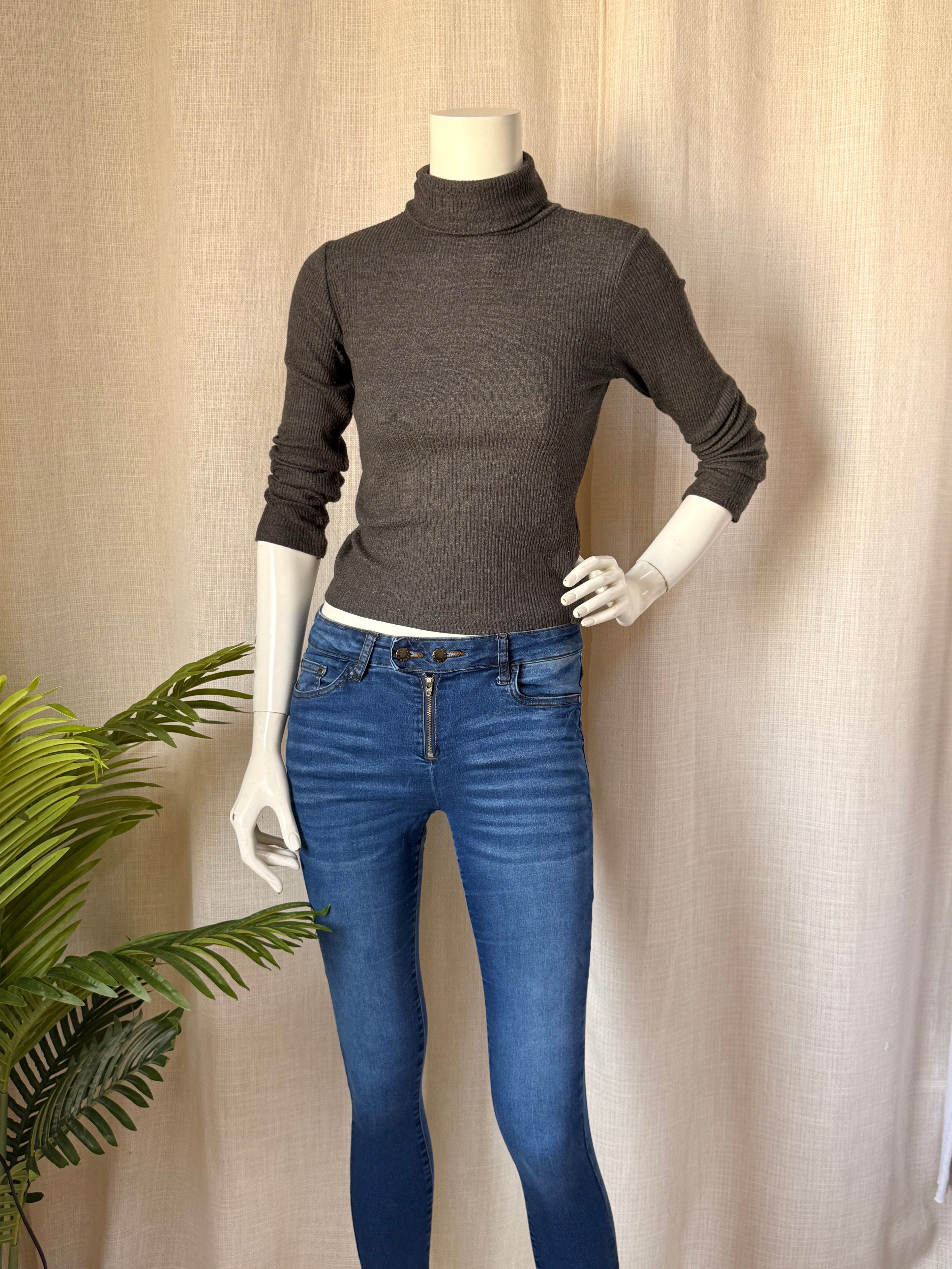 Stradivarius Dark Gray Ribbed Turtleneck | XS