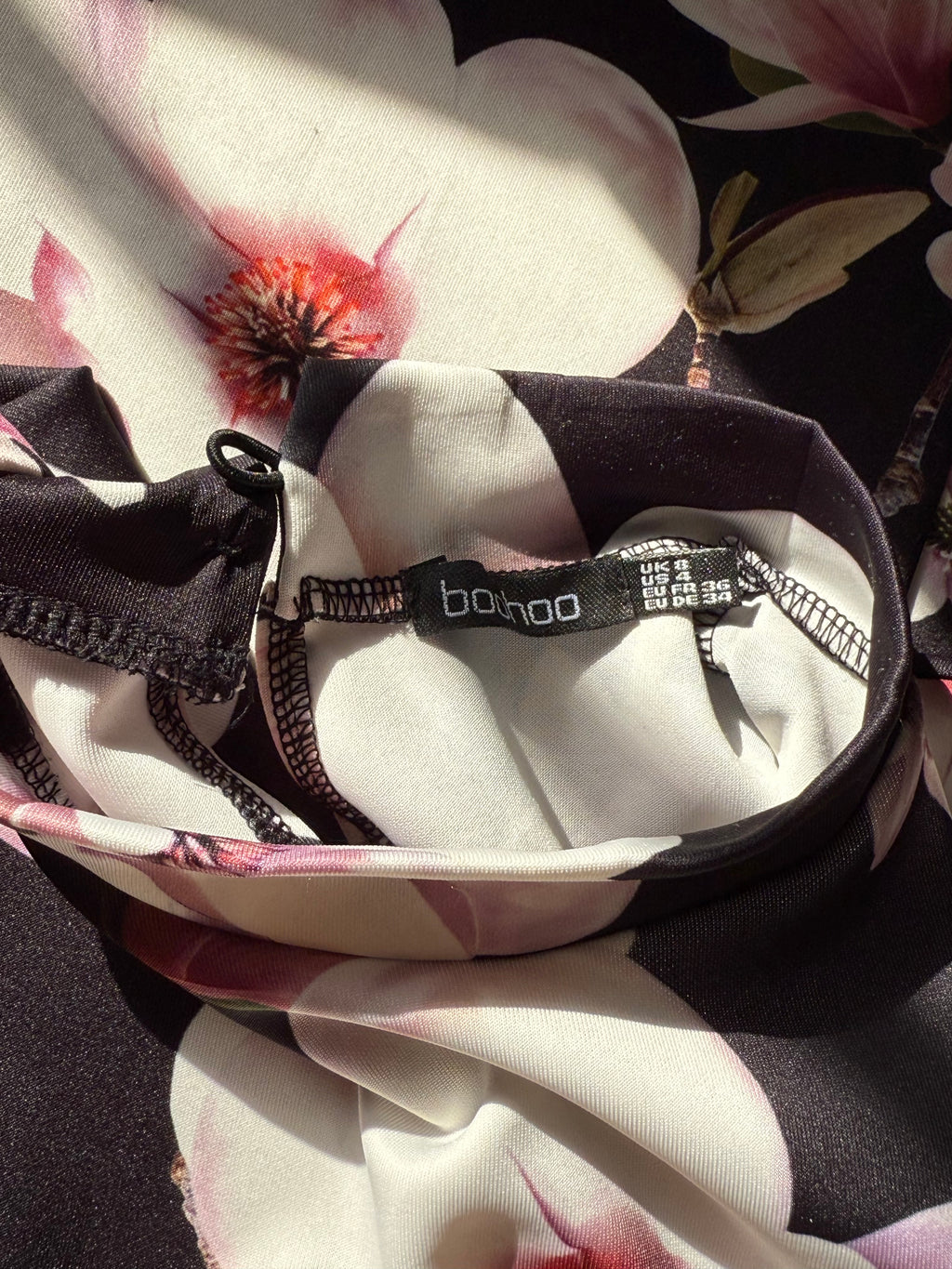 Elegant Preloved BOOHOO Floral Midi Dress - UK 8 for 25 AED!