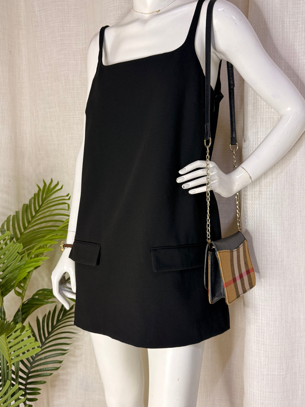 SFERA Collection Square Neck Shift Mini Dress - Classic Black (Size M)