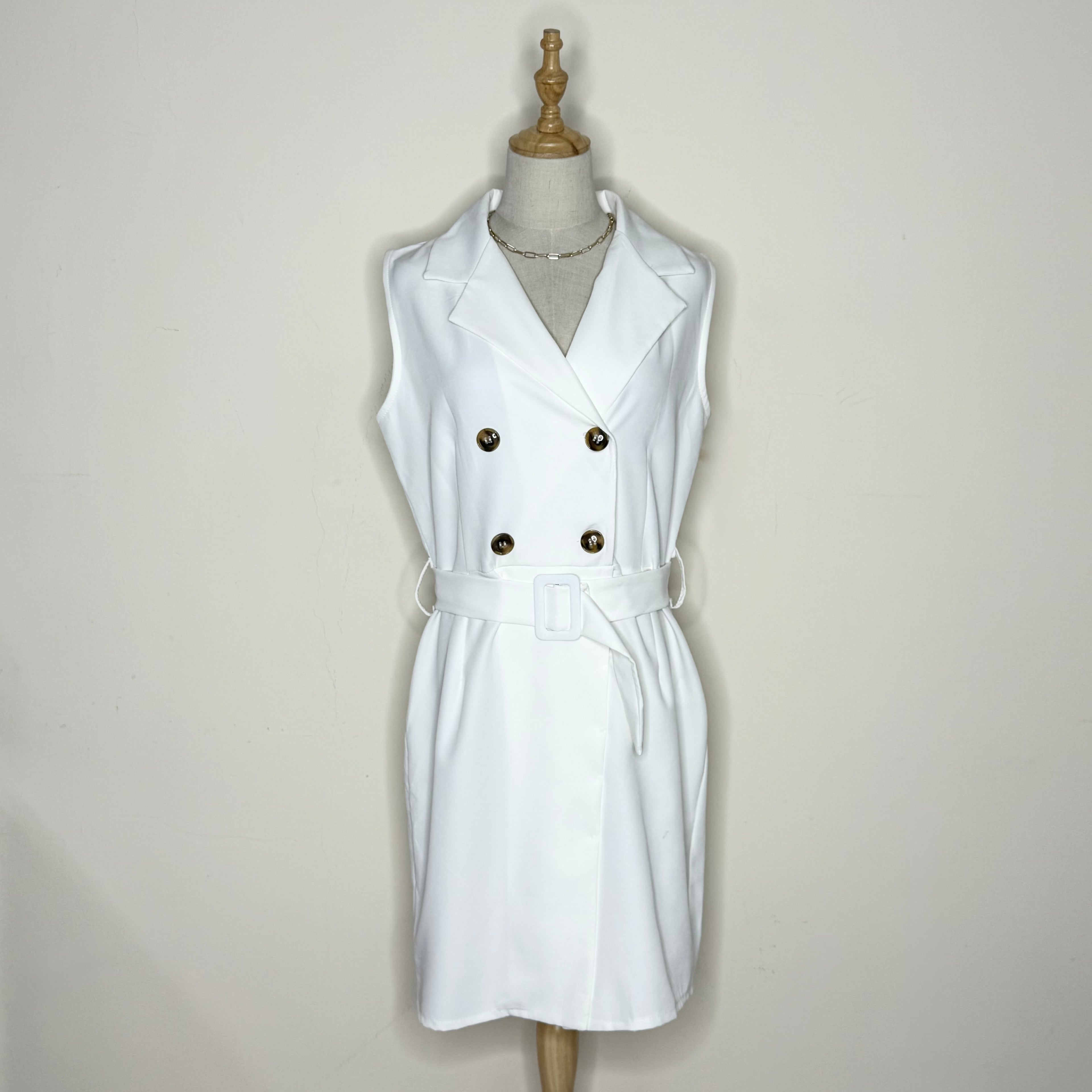 Boohoo White Sleeveless Blazer Dress with Belt