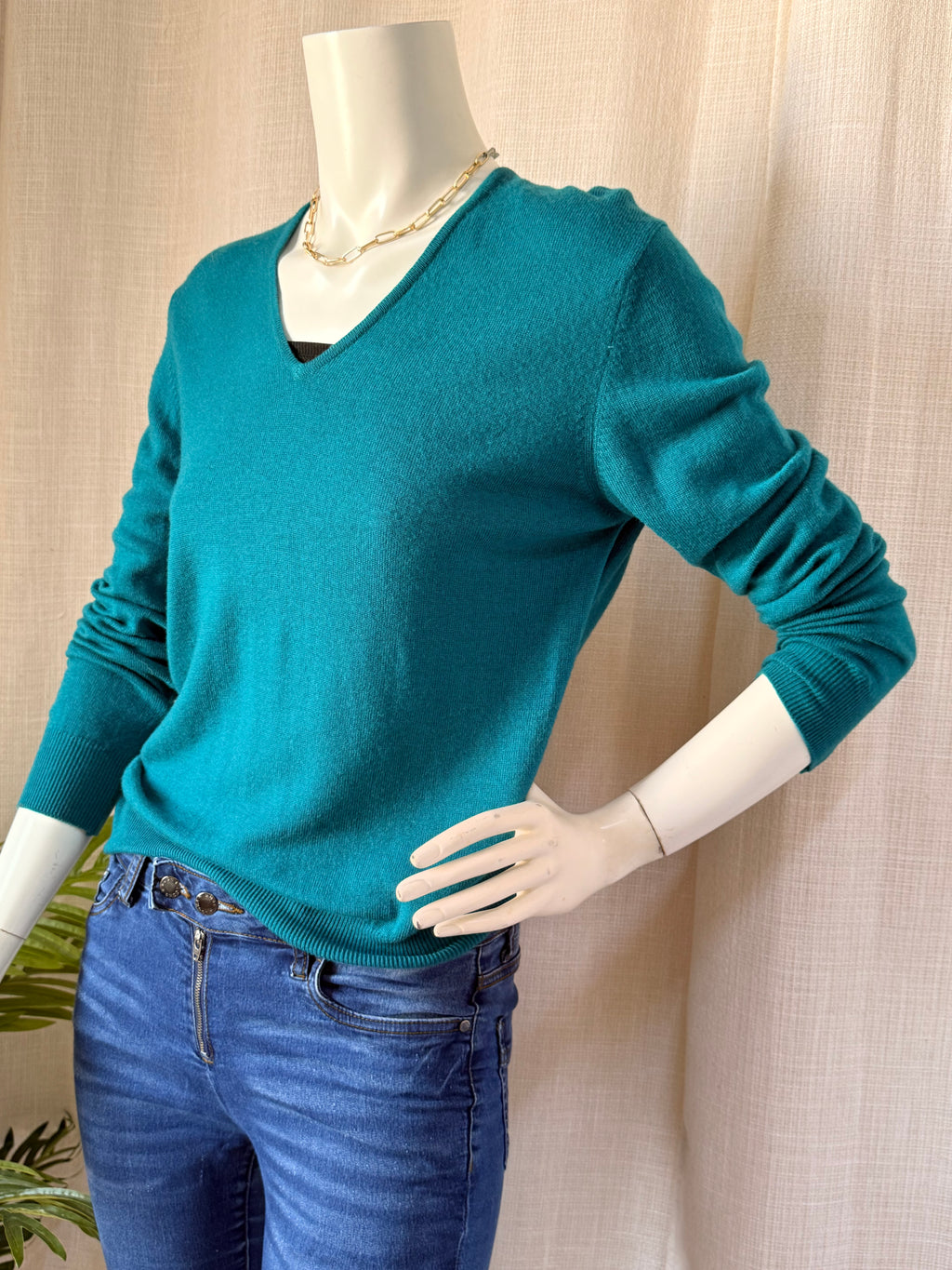 Teal V-Neck Long-Sleeve Sweater - Large