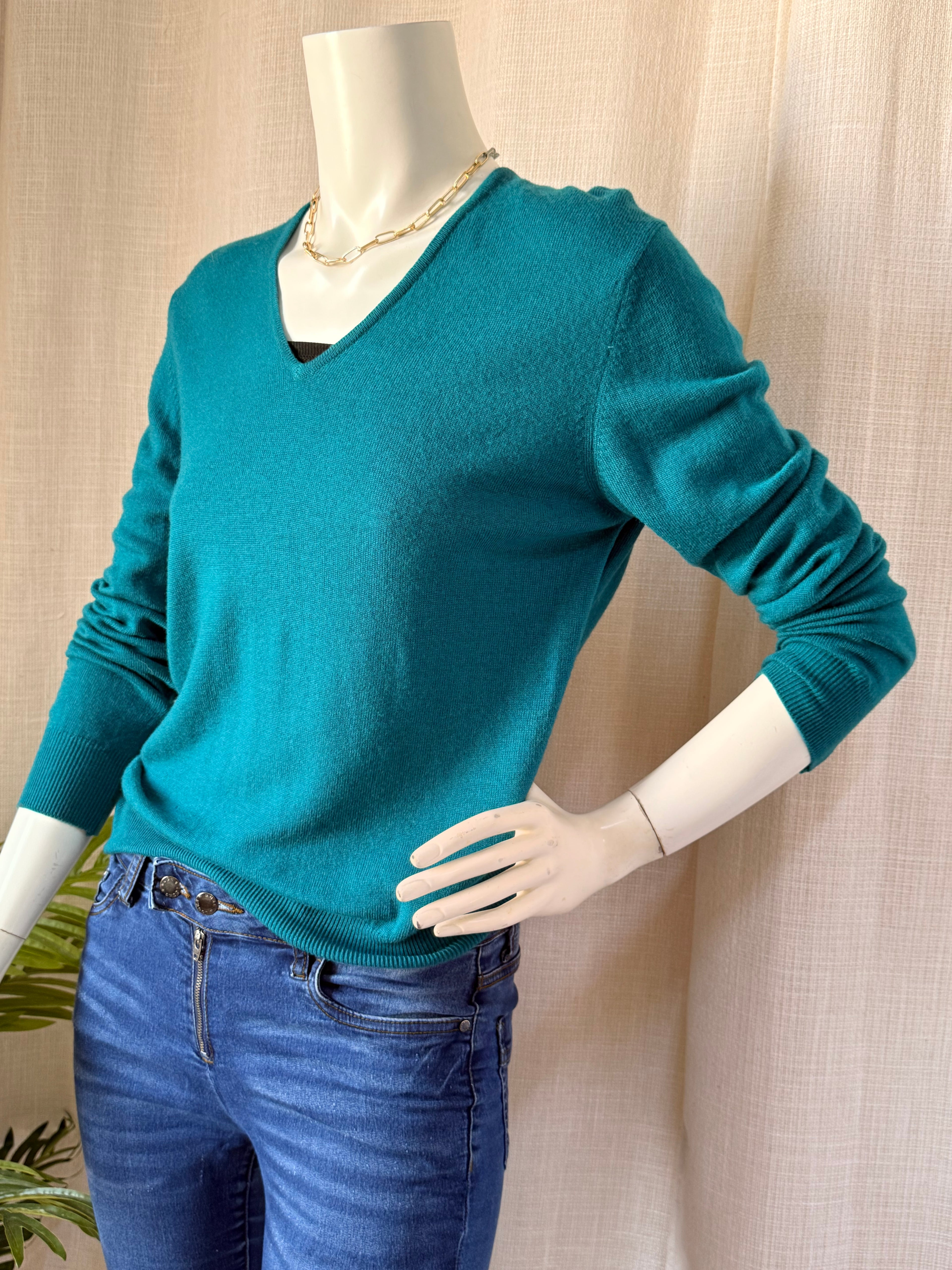 Teal V-Neck Long-Sleeve Sweater - Large