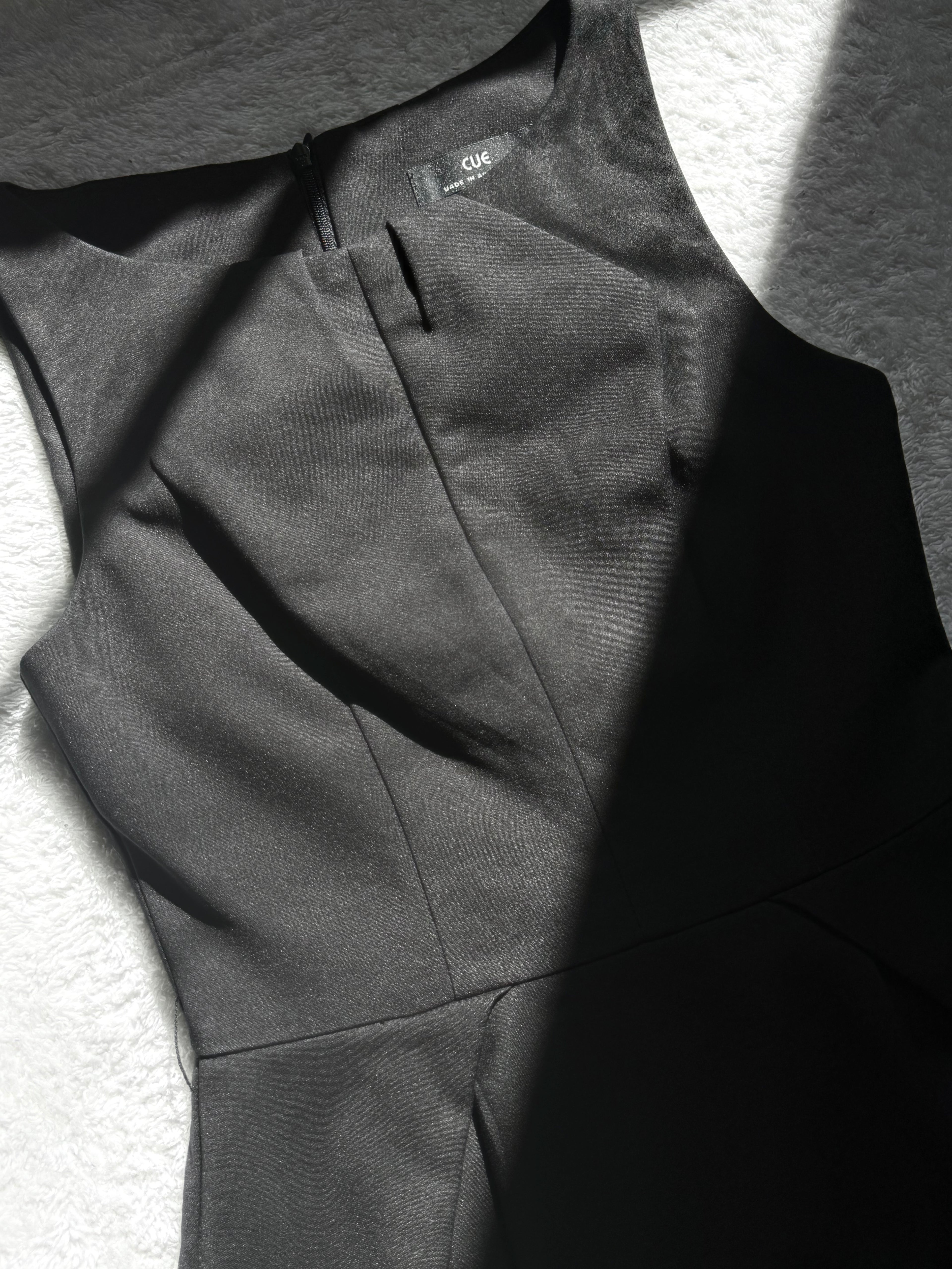 ✨ Event-Ready Glamour: EVENTS Preloved Black Mini Dress