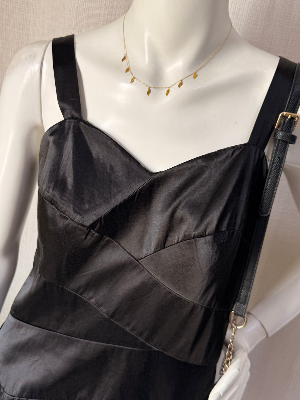 Vele Black Satin Floral Appliqué Cocktail Dress – Size 44 | Elegant Evening Party Dress