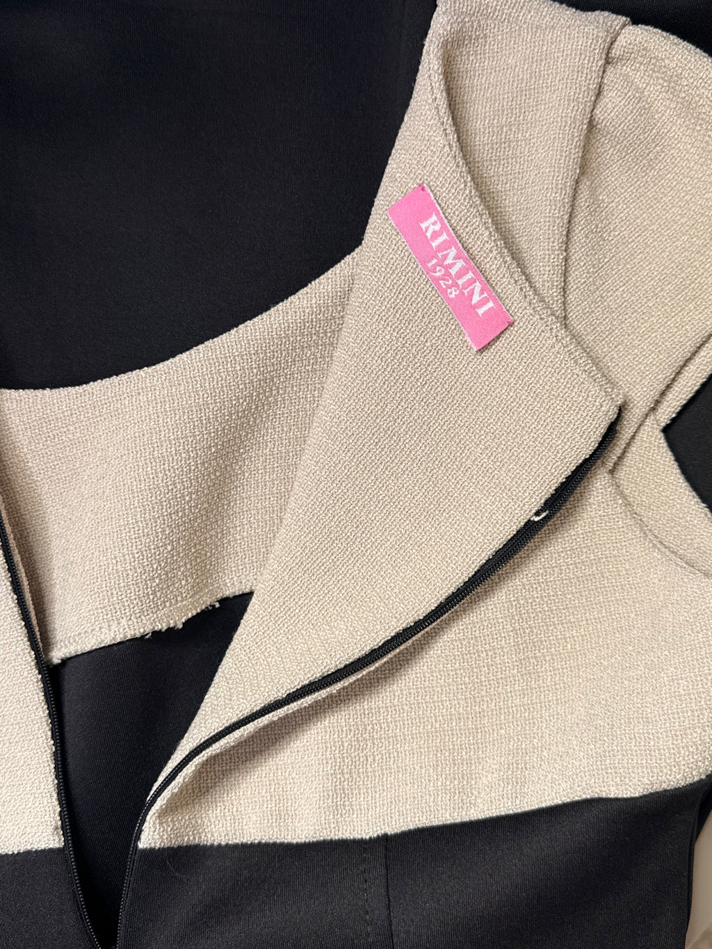 Rimini 1928 Beige & Black Colorblock Pleated Skater Mini Dress – Size Medium