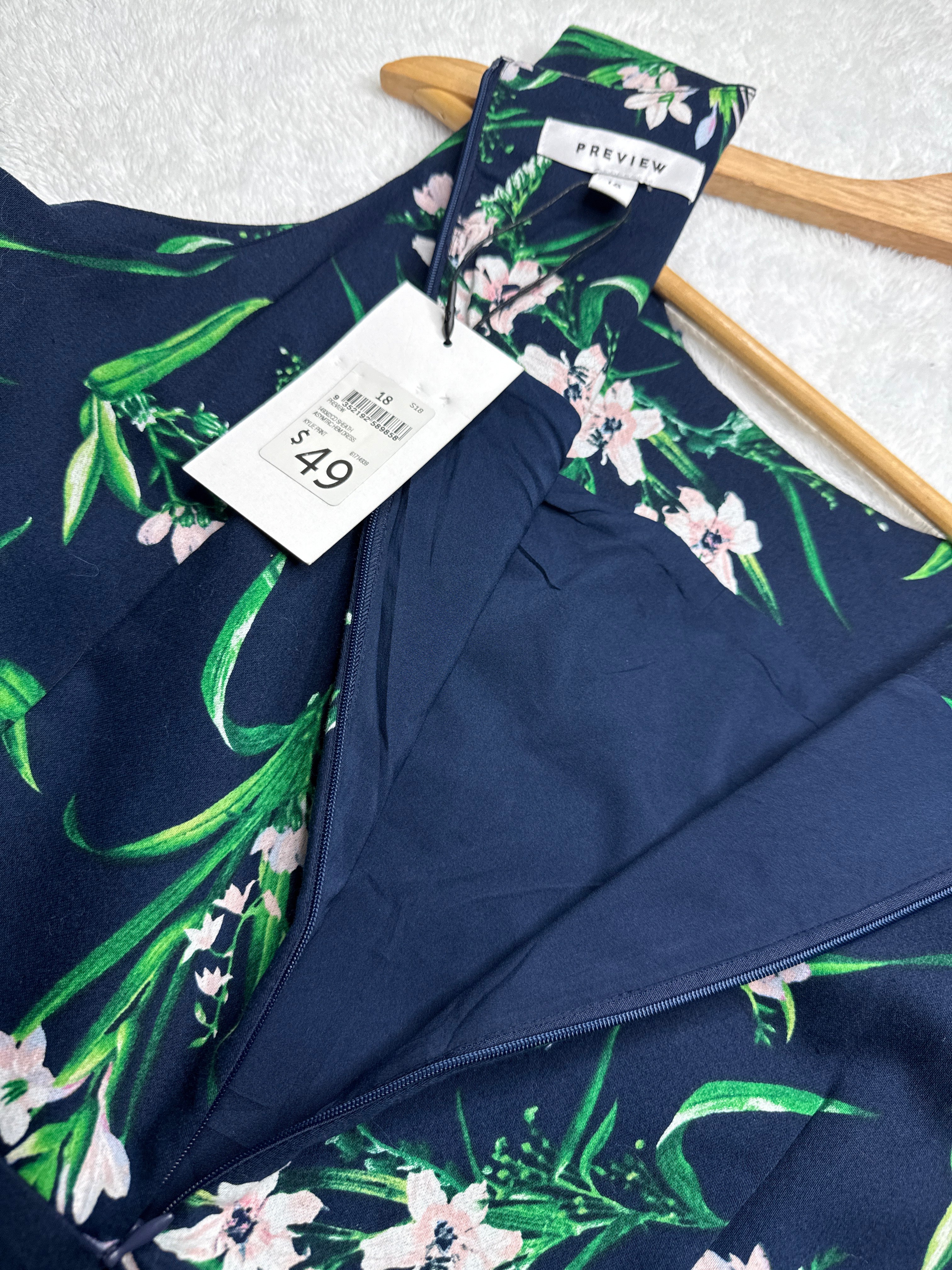 Chic Navy Floral Sleeveless Dress with Belt