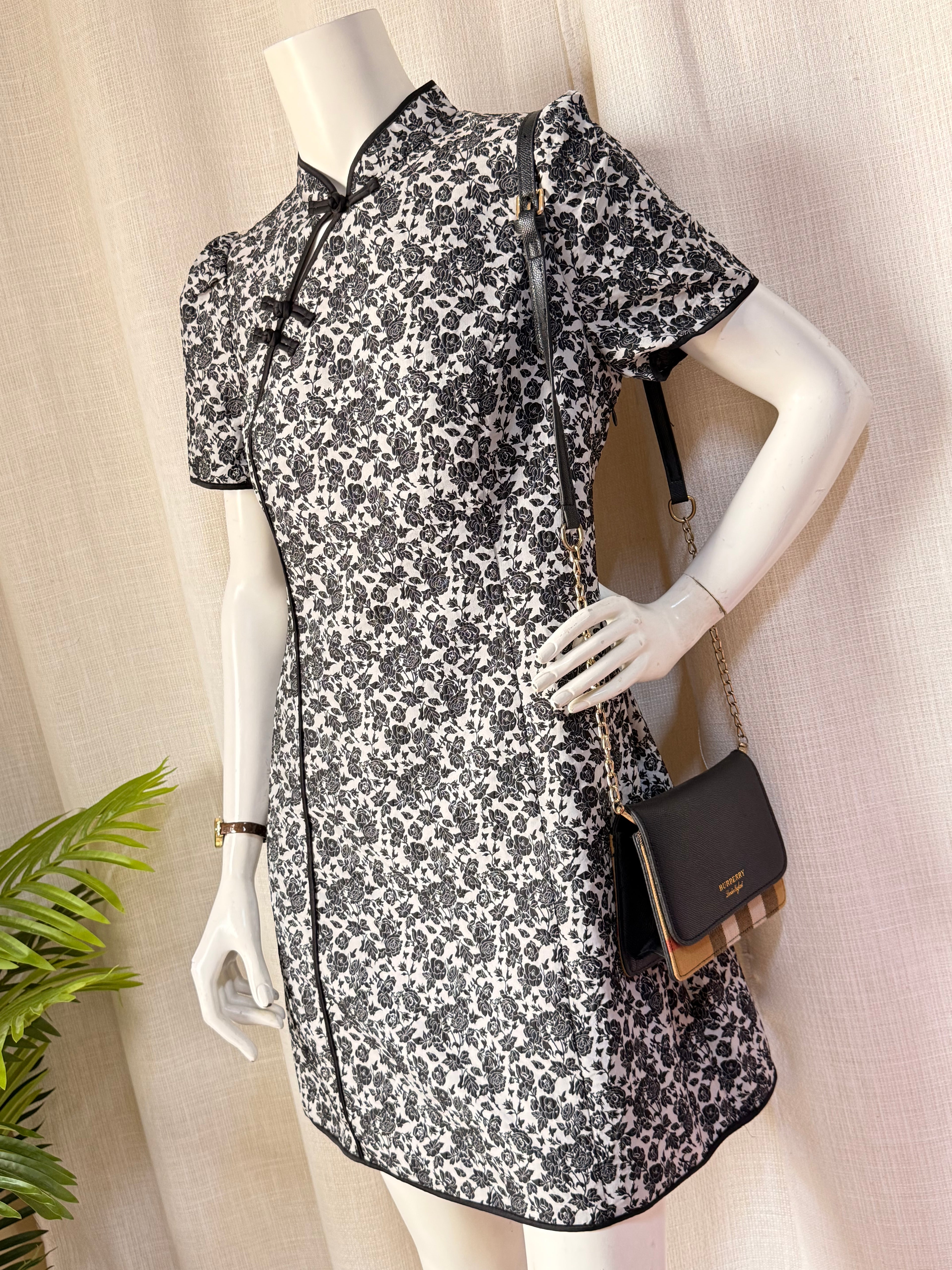 Goelia Black and White Floral Dress (Like New) UK 10 / Medium