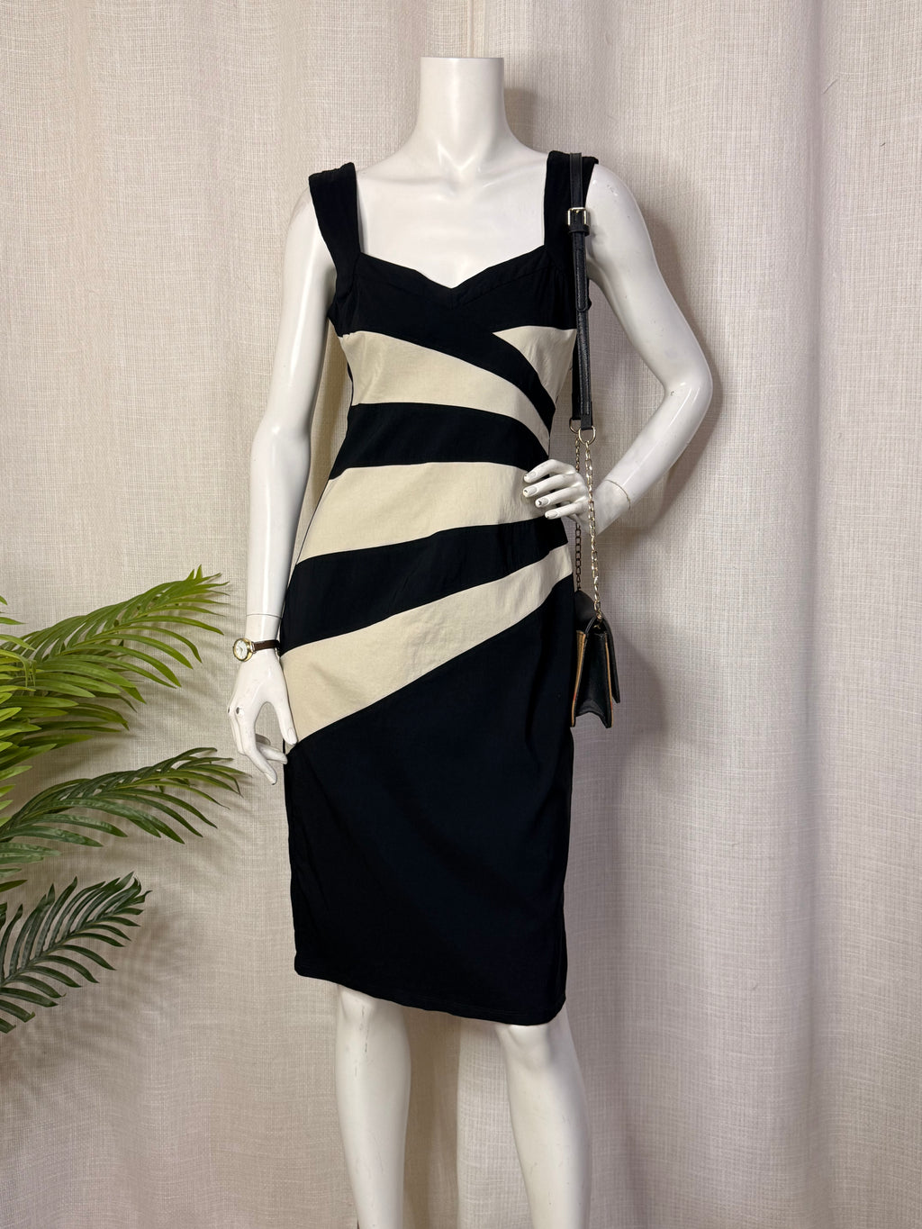 Star by Julien Macdonald Black & Cream Chevron Panel Midi Dress - Size UK 12 - Medium