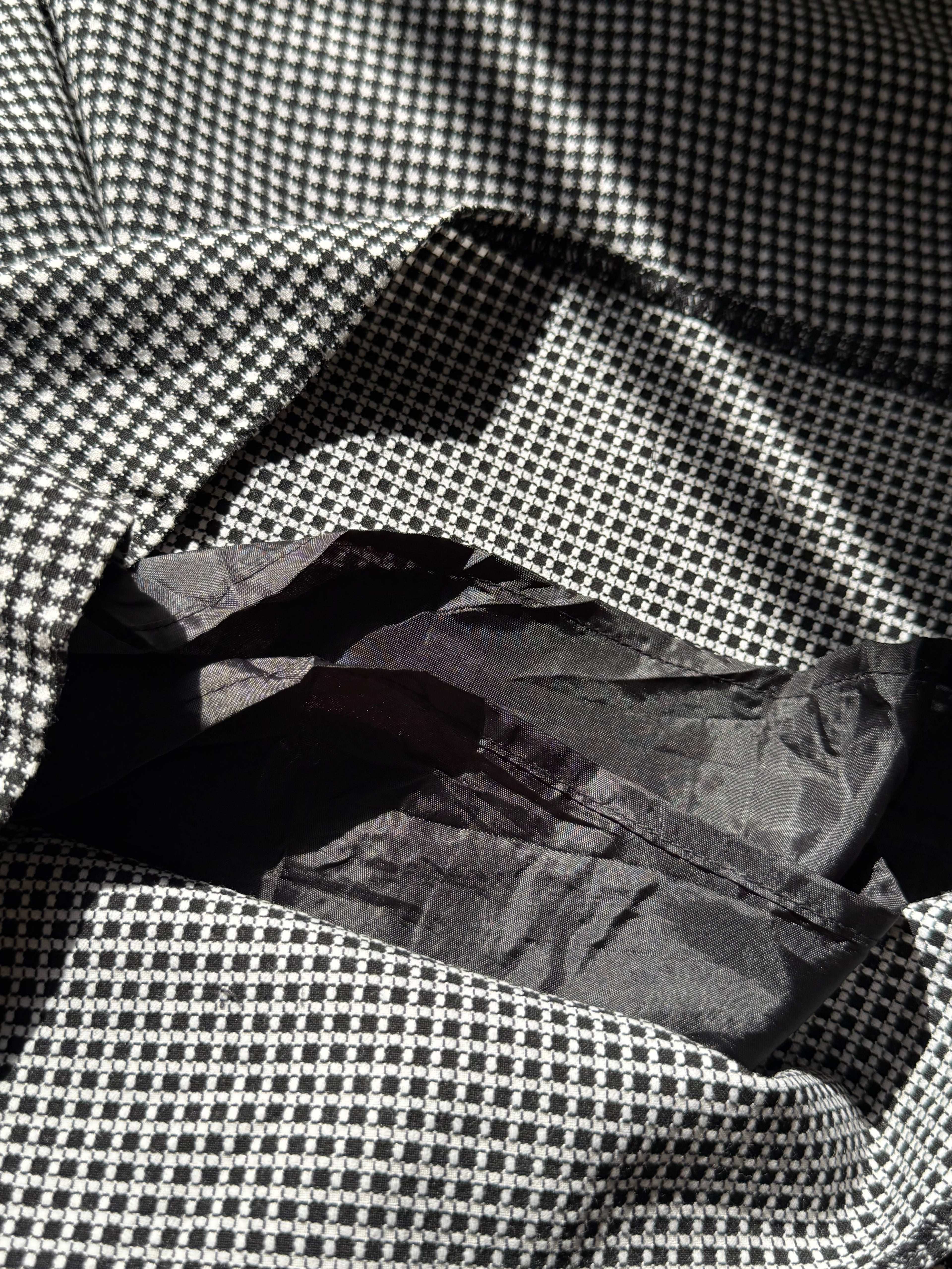 Pre-loved Elegance: Chic Black and White Houndstooth Dress (Large)