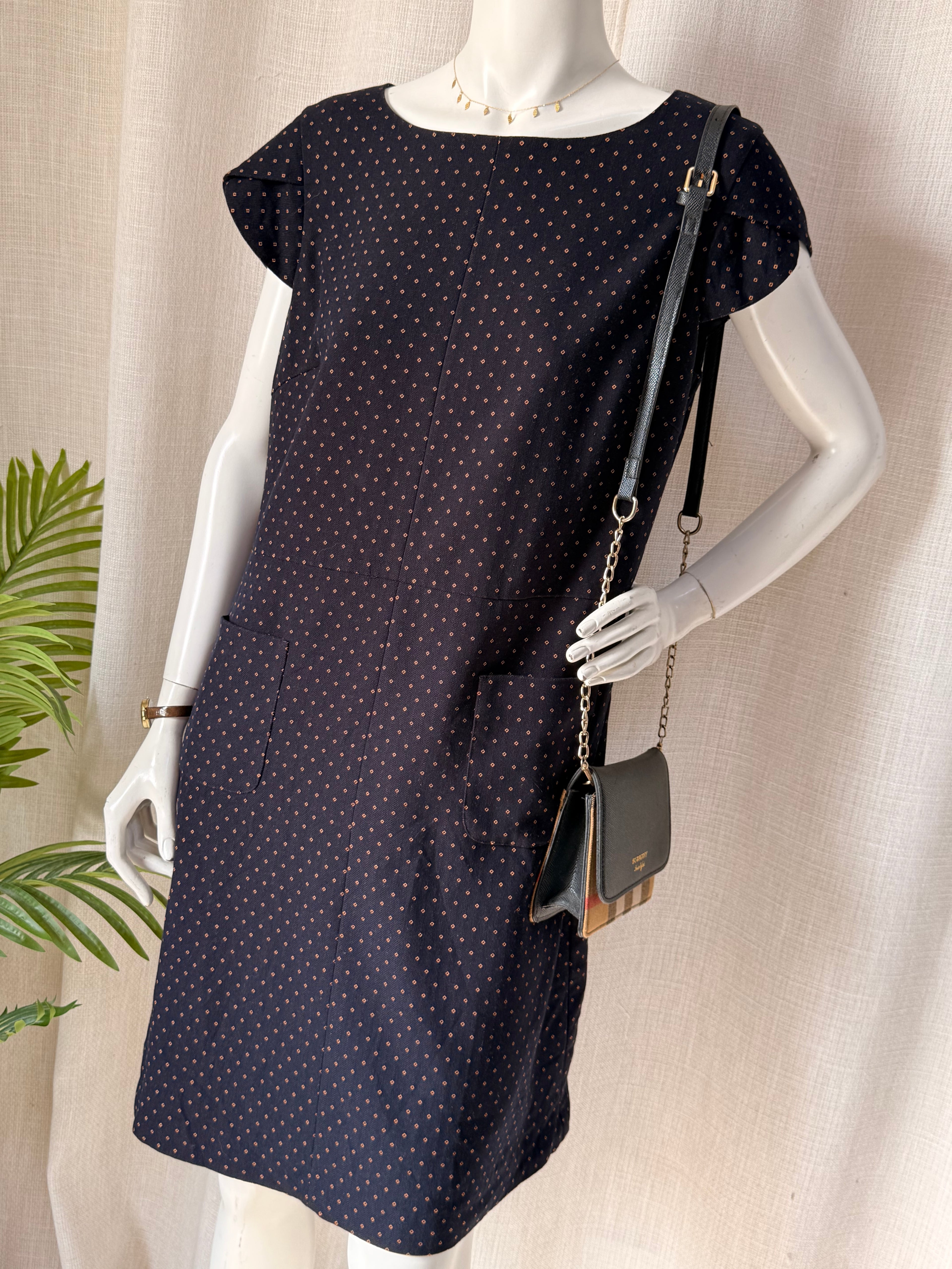 NEXT TAILORING Black & Gold Geometric Printed Shift Dress – Size UK 16 / EU 44 | Smart Workwear & Occasion Dress