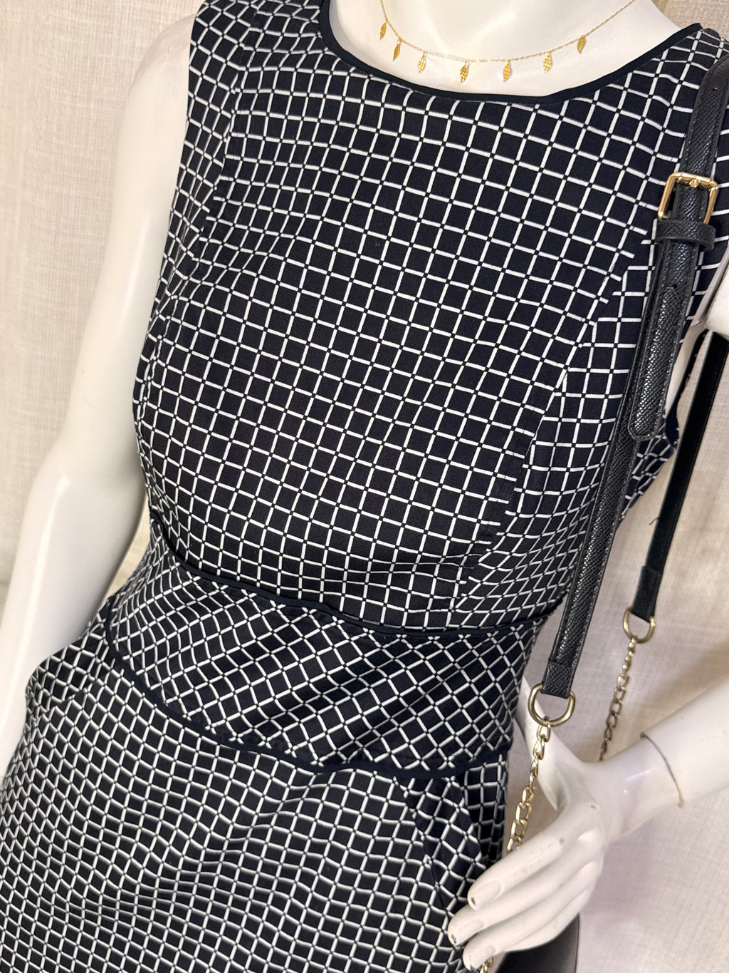 Events Black & White Grid Check Sleeveless Shift Dress – Size 8 | Small