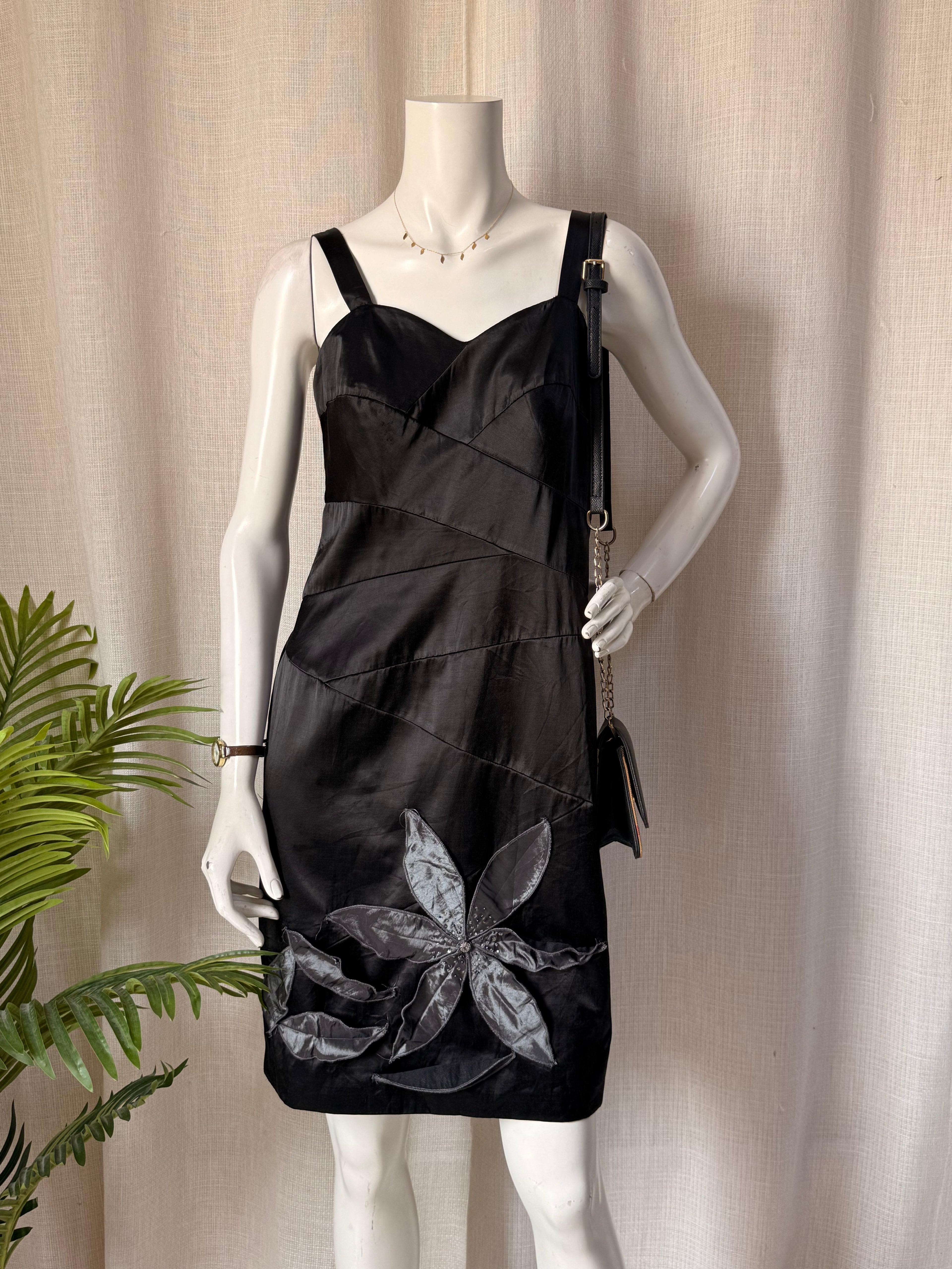 Vele Black Satin Floral Appliqué Cocktail Dress – Size 44 | Elegant Evening Party Dress