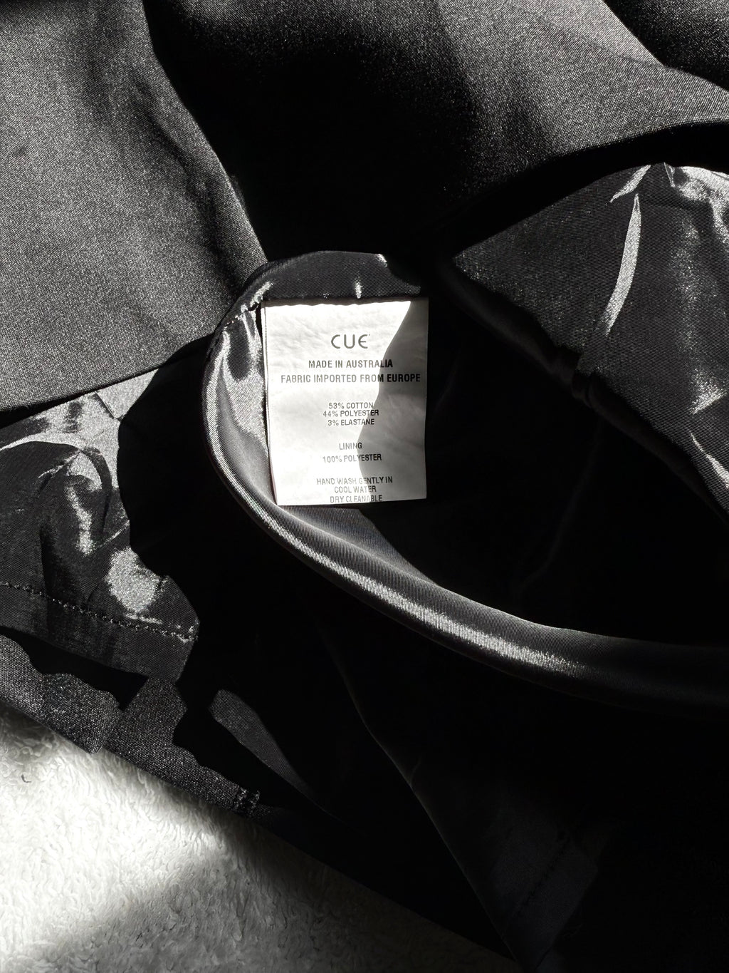 🖤 Sophisticated Style: CUE Australia Preloved Sheath Dress