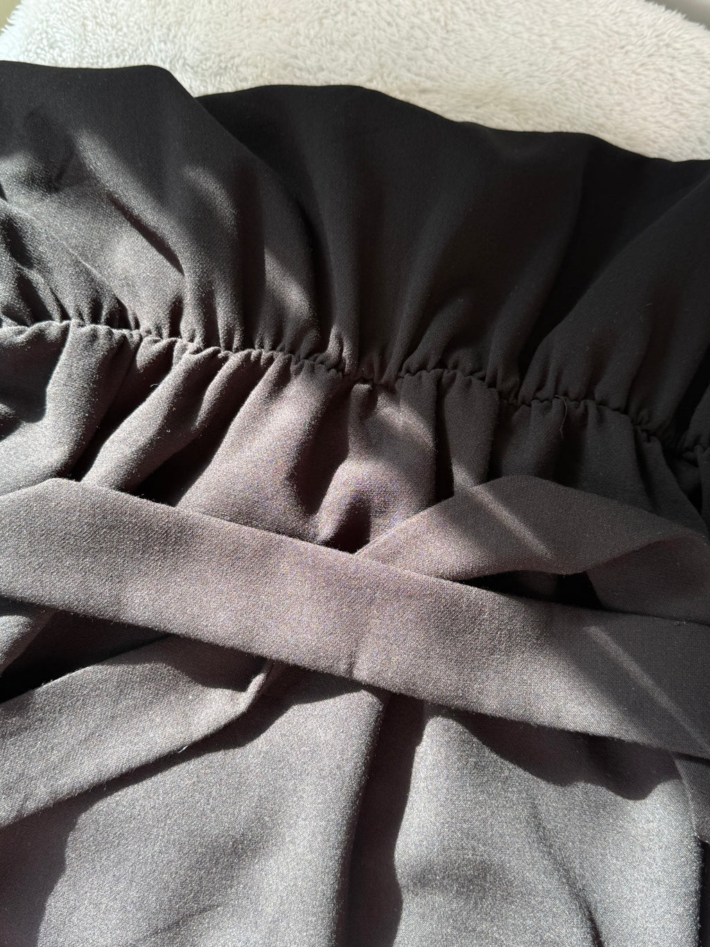 PrettyLittleThing Black High-Neck Tie-Waist Dress | UK 10 (Preloved)