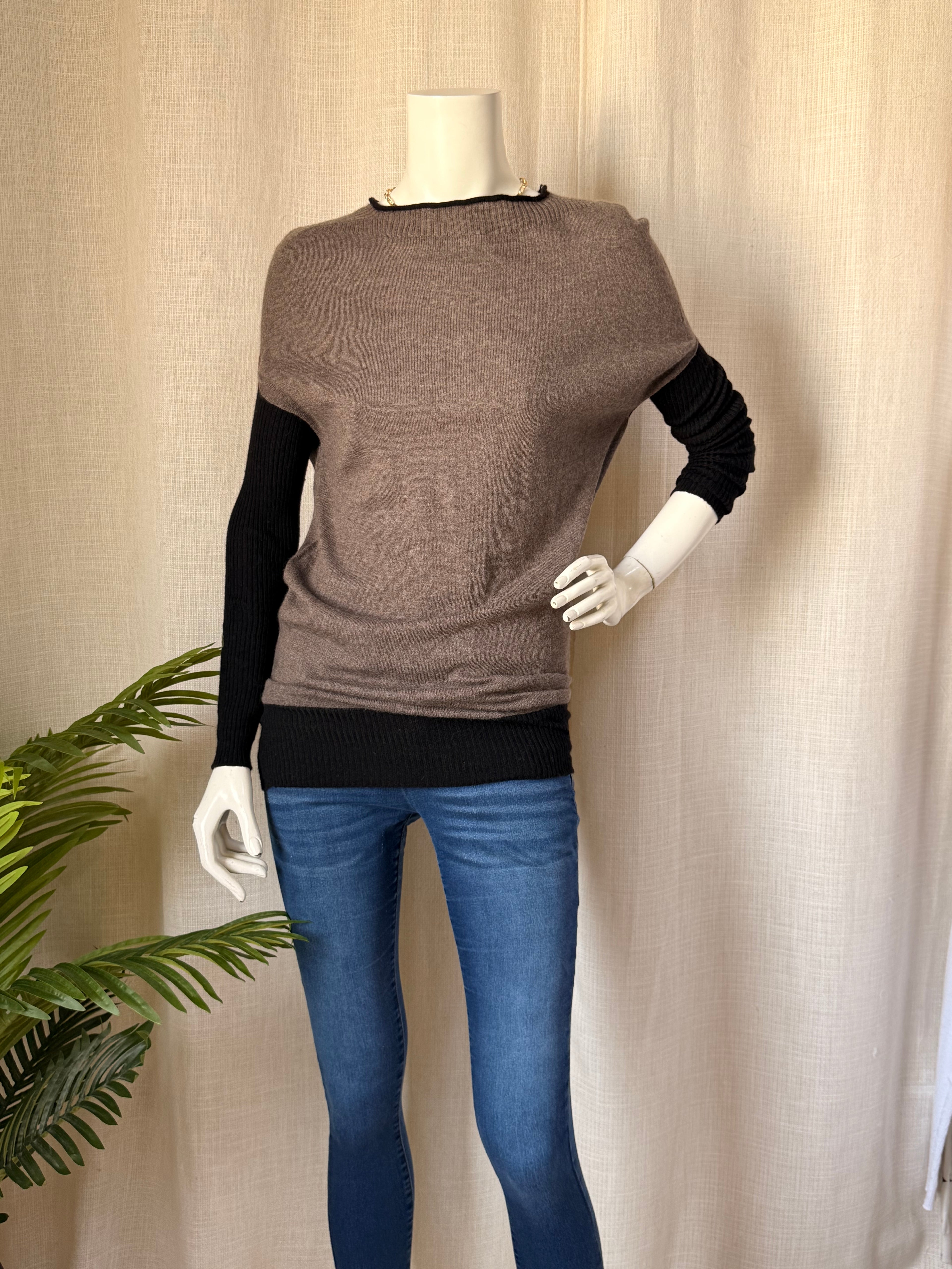 D. EXTERIOR Two-Tone Knit Sweater | Small