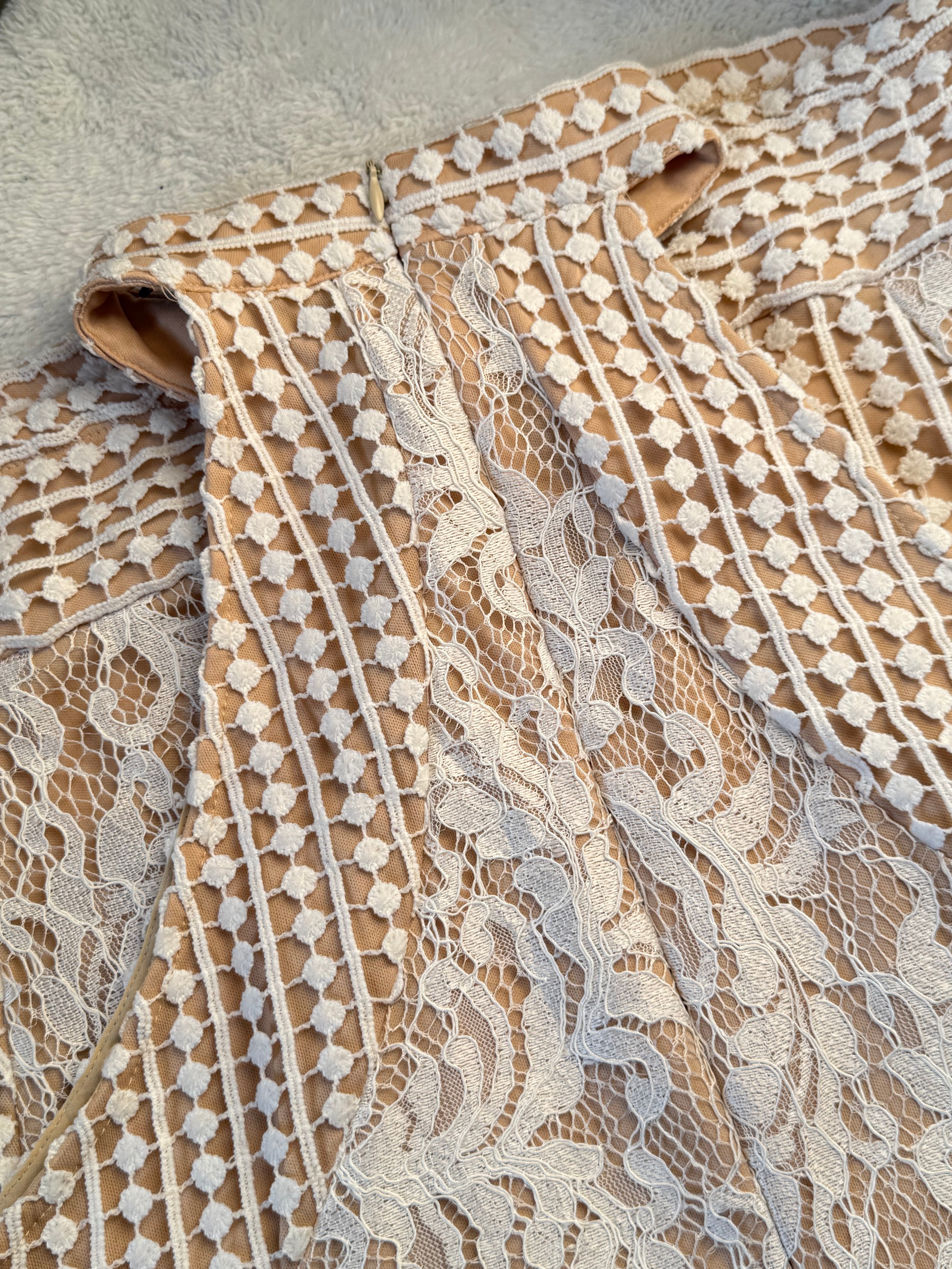 PrettyLittleThing Cream Lace Halterneck Bodycon Dress | UK 14