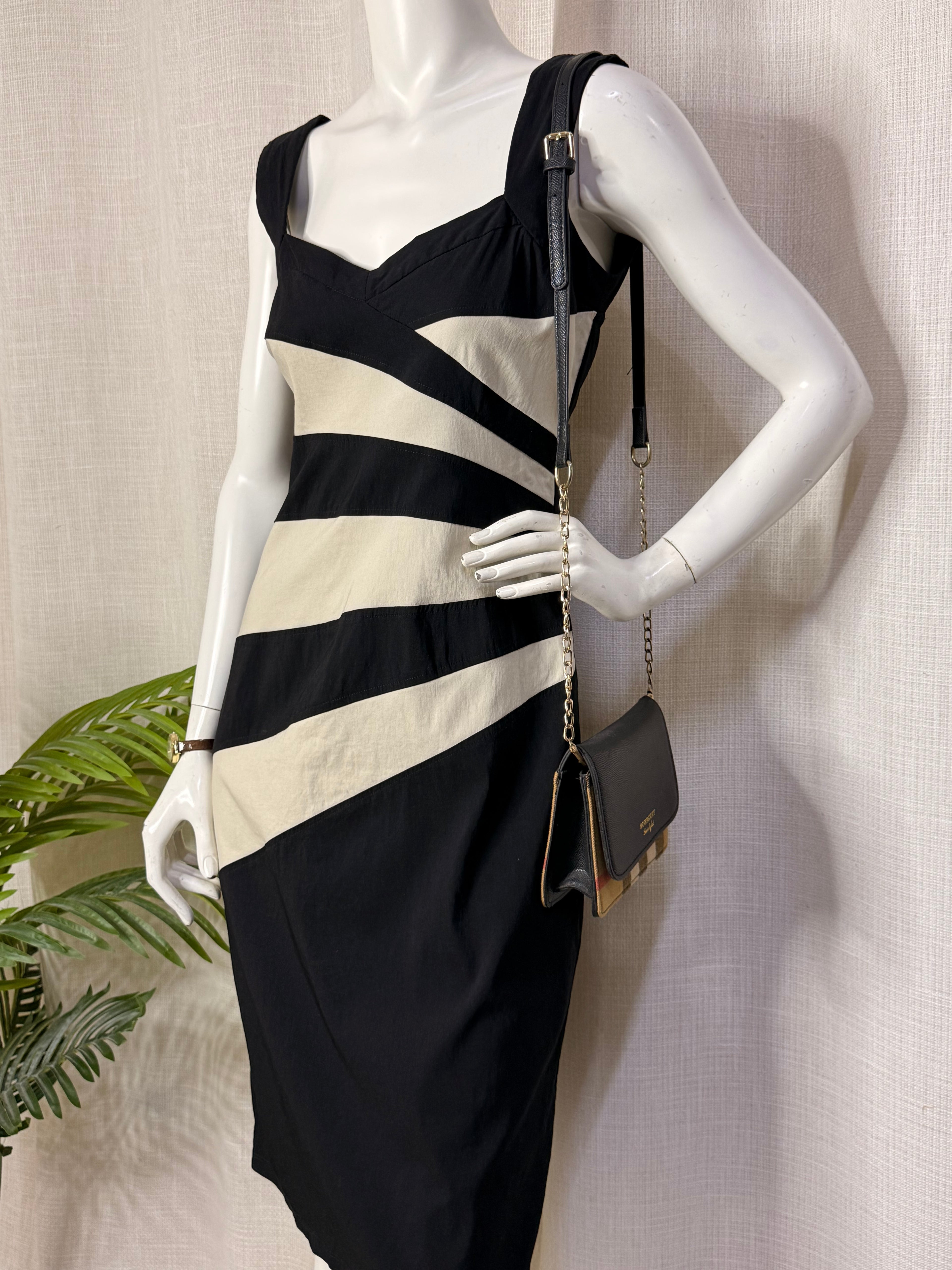 Star by Julien Macdonald Black & Cream Chevron Panel Midi Dress - Size UK 12 - Medium