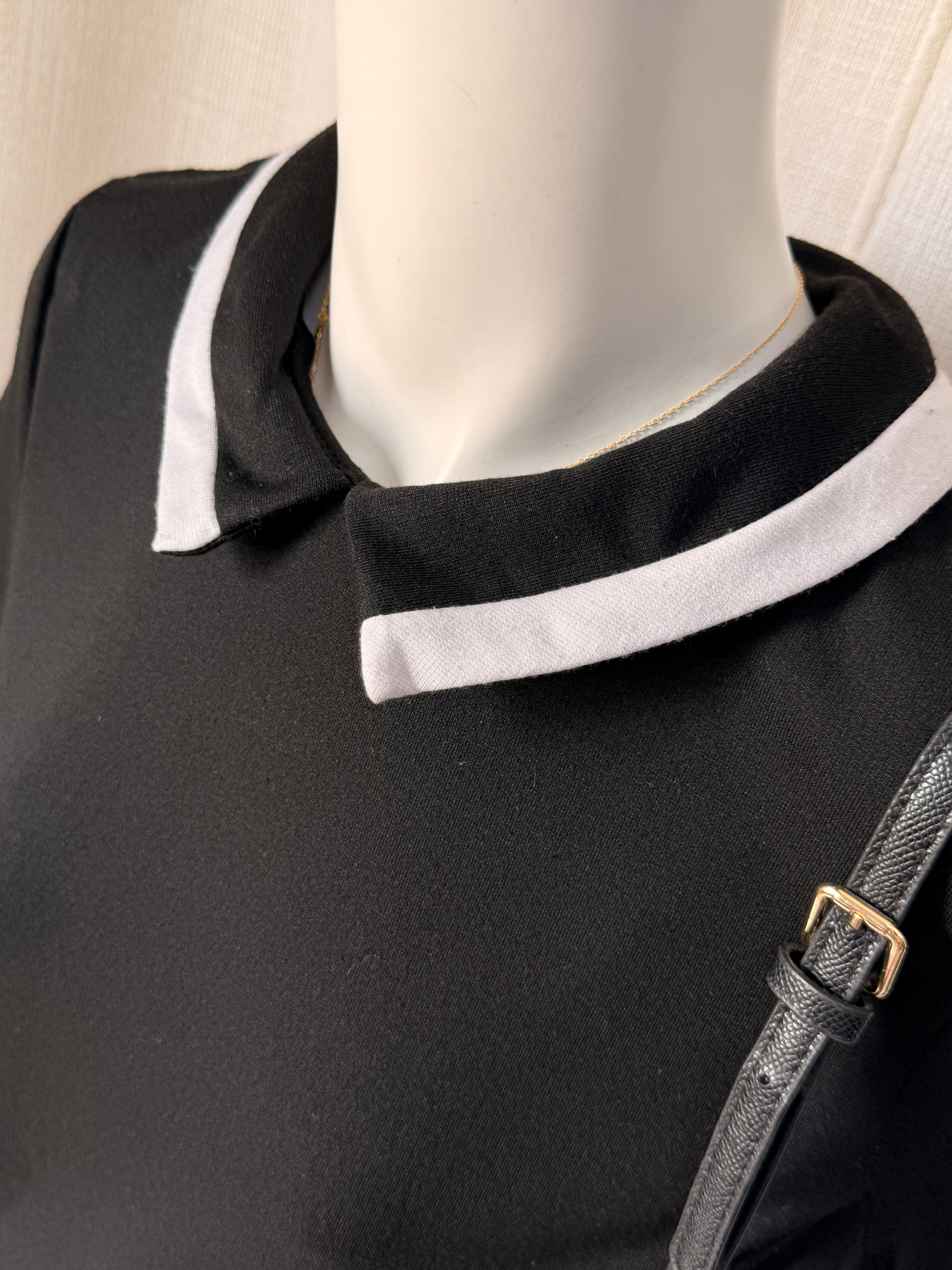 Wallis Black Contrast Collar Shift Dress – UK 16 | Elegant Workwear Midi Dress | Plus Size