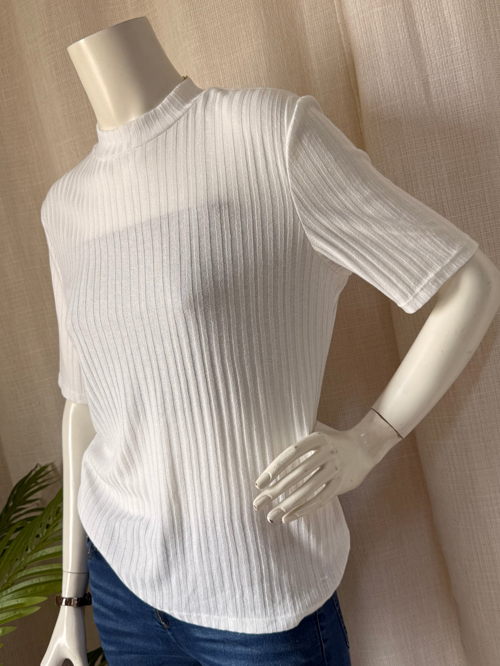 H&M White Ribbed Mock Neck Short Sleeve Top - Size Large