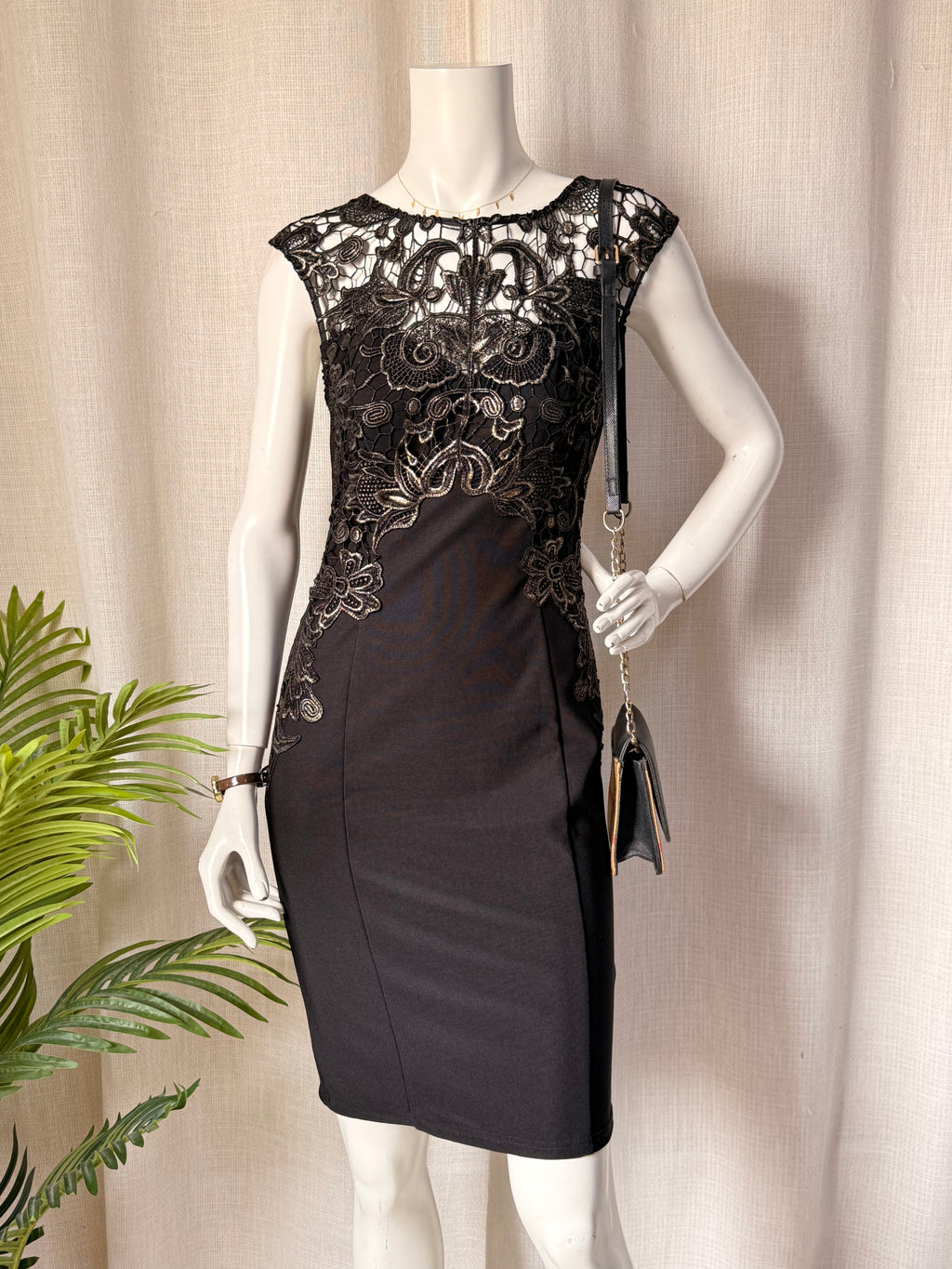 Lipsy London Black Embroidered Lace Bodycon Dress – Size S | Elegant Cocktail & Evening Dress