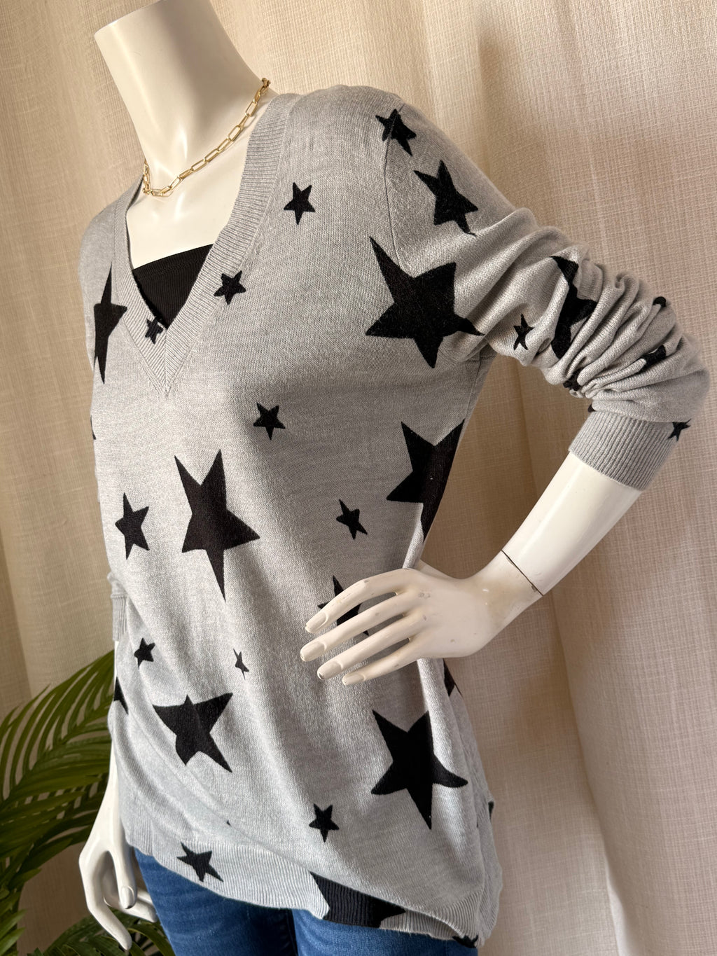 Matalan Gray Star Print V-Neck Sweater | UK 14