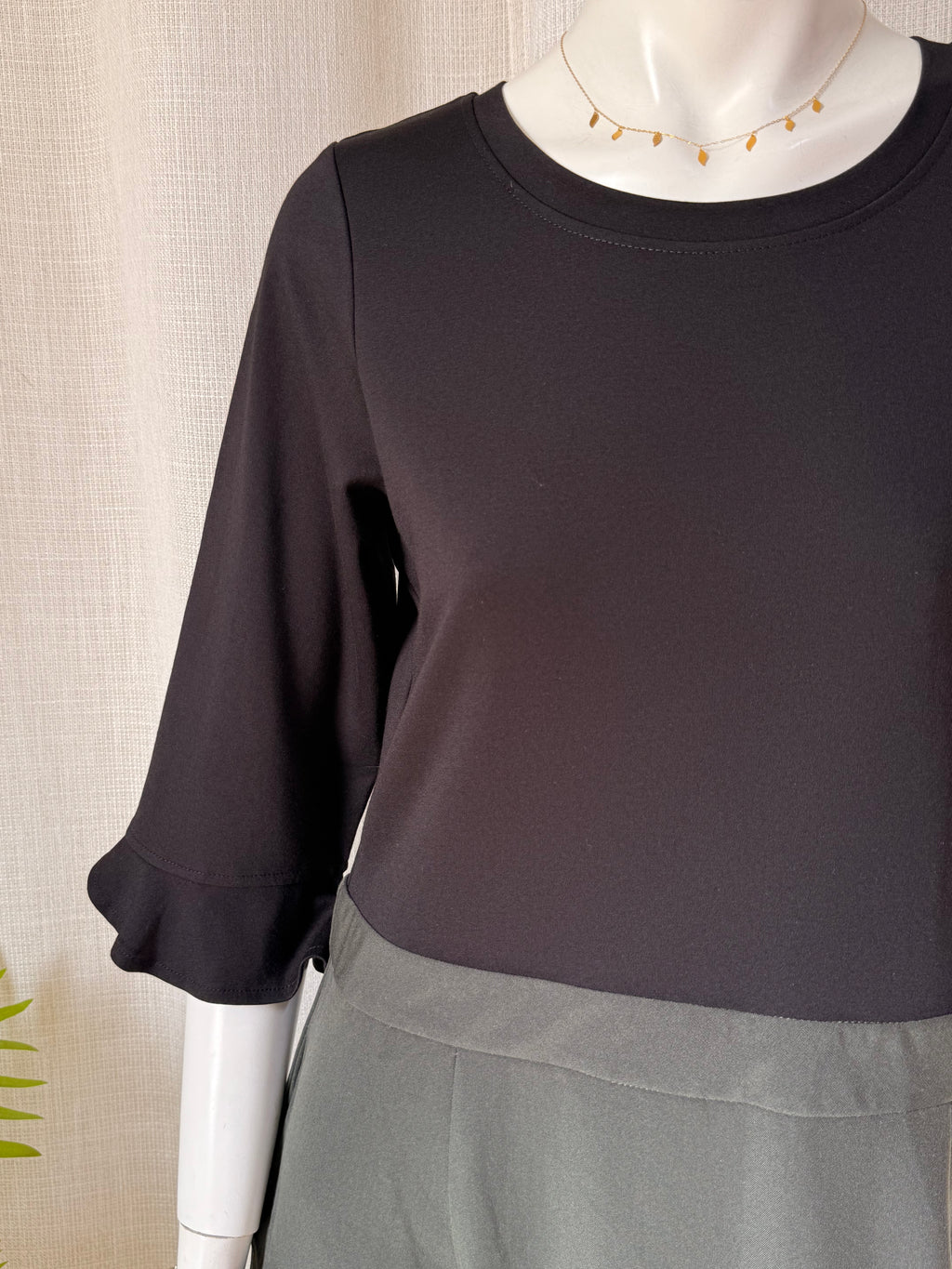 BeBe Exclusive | Two-Tone Ruffle Sleeve Midi Dress in Black & Olive — Size M
