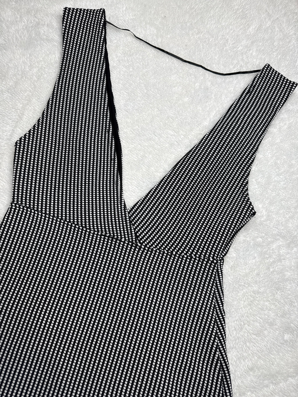 BERSHKA Black and White Deep V Dress (XS)