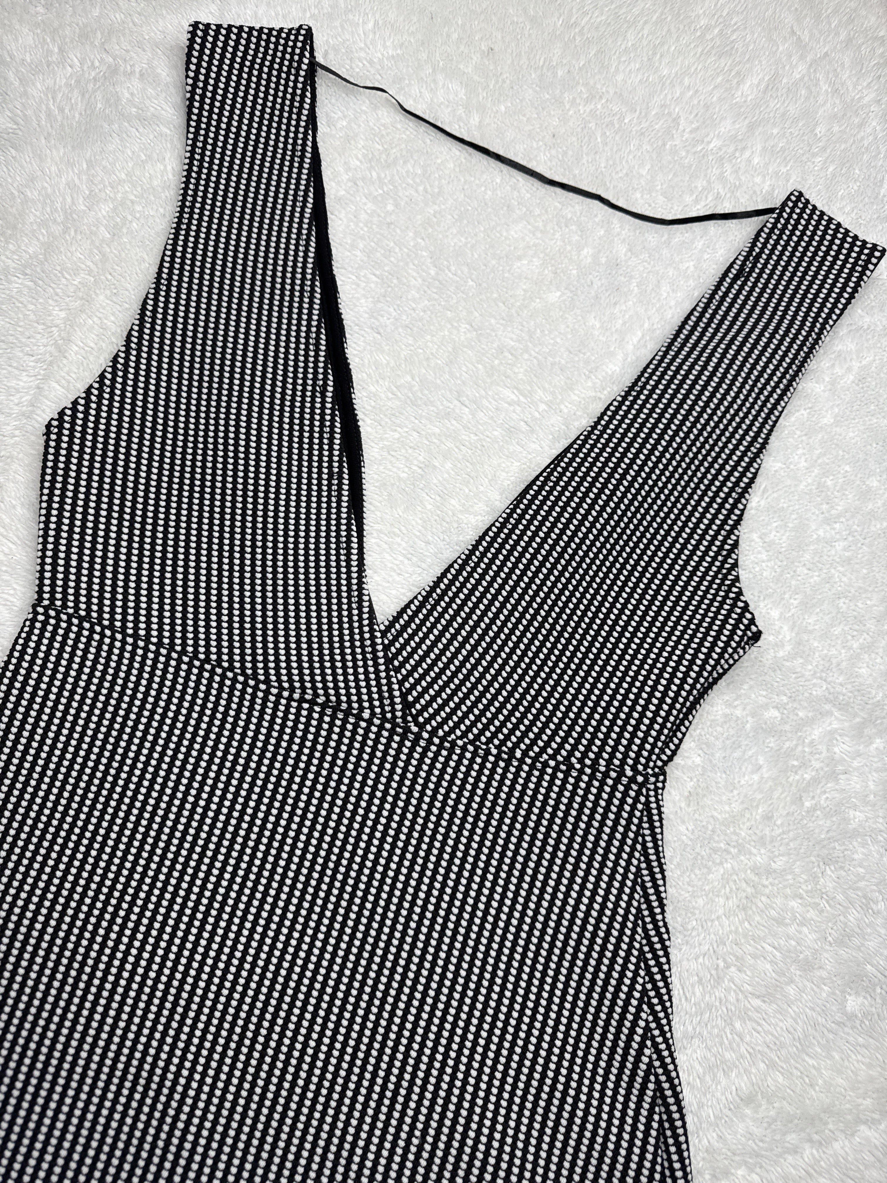 BERSHKA Black and White Deep V Dress (XS)