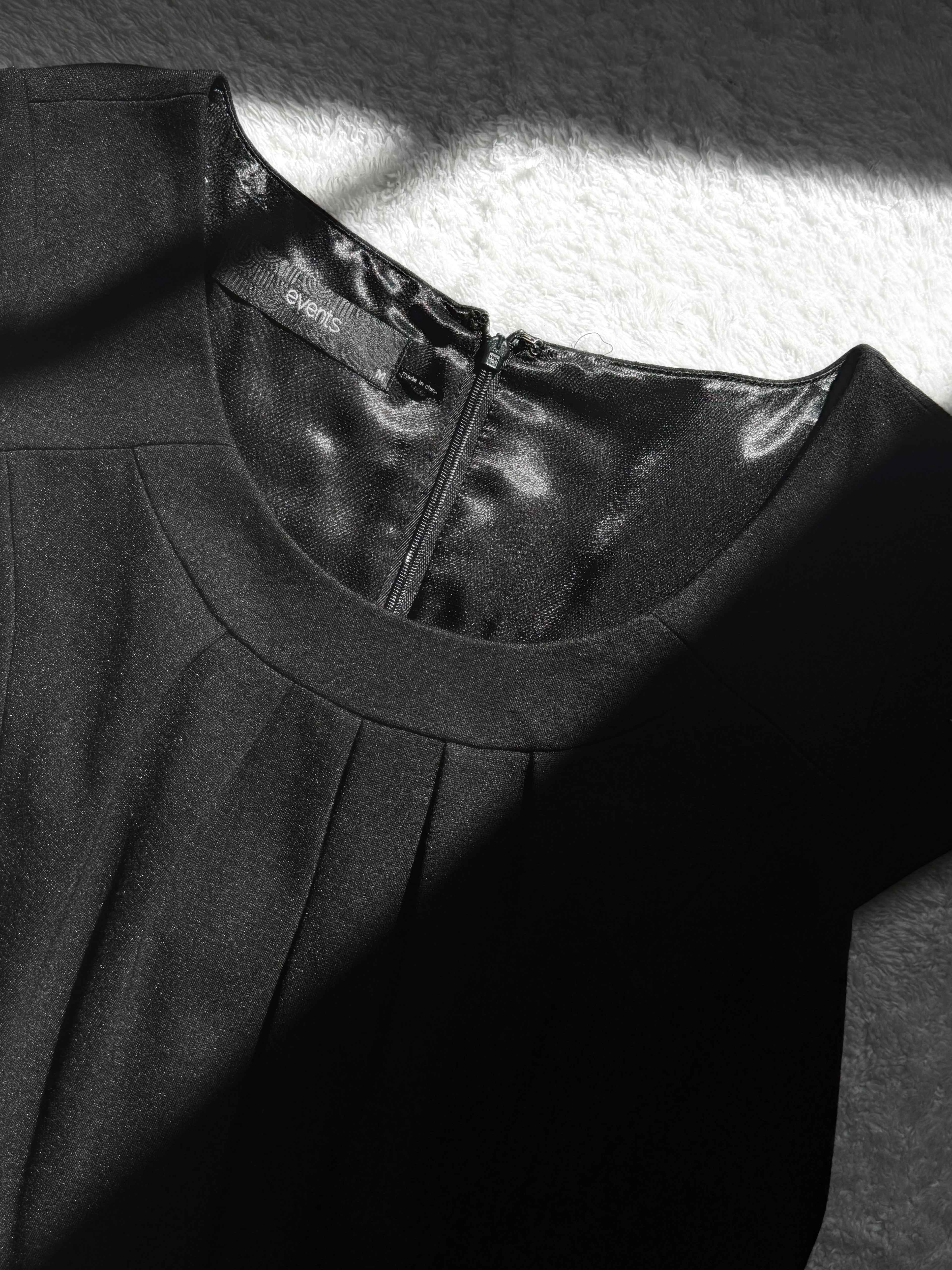 ✨ Event-Ready Glamour: EVENTS Preloved Black Mini Dress